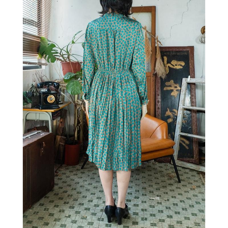 Vintage Elegant Green Leaf Pattern Ruffle Collar Button up Pleated Dress (MT1608-155)
