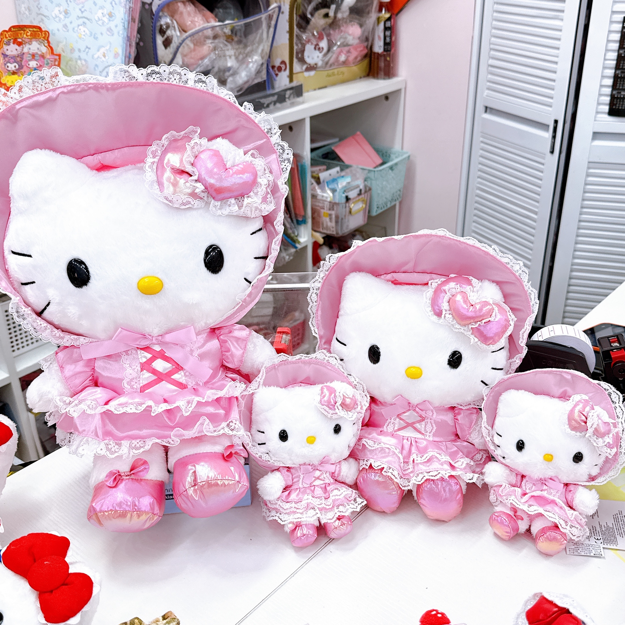 美版Hello Kitty經典Lolita公仔 共有三個尺寸