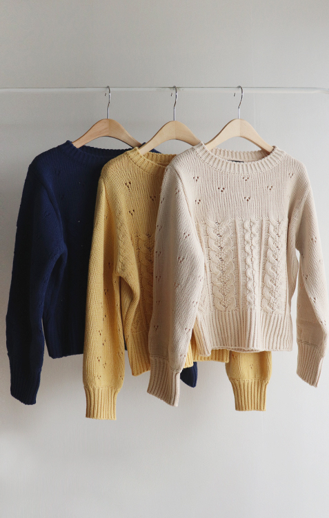 ♡ 文青通花針織上衣。