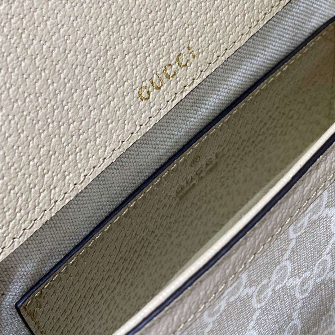 ▪大货实拍 𝐆𝐮𝐜𝐜𝐢 𝐁𝐞𝐢𝐠𝐞 𝐖𝐡𝐢𝐭𝐞燕麦色 型号：658574 尺寸：20.5*14.5*5cm