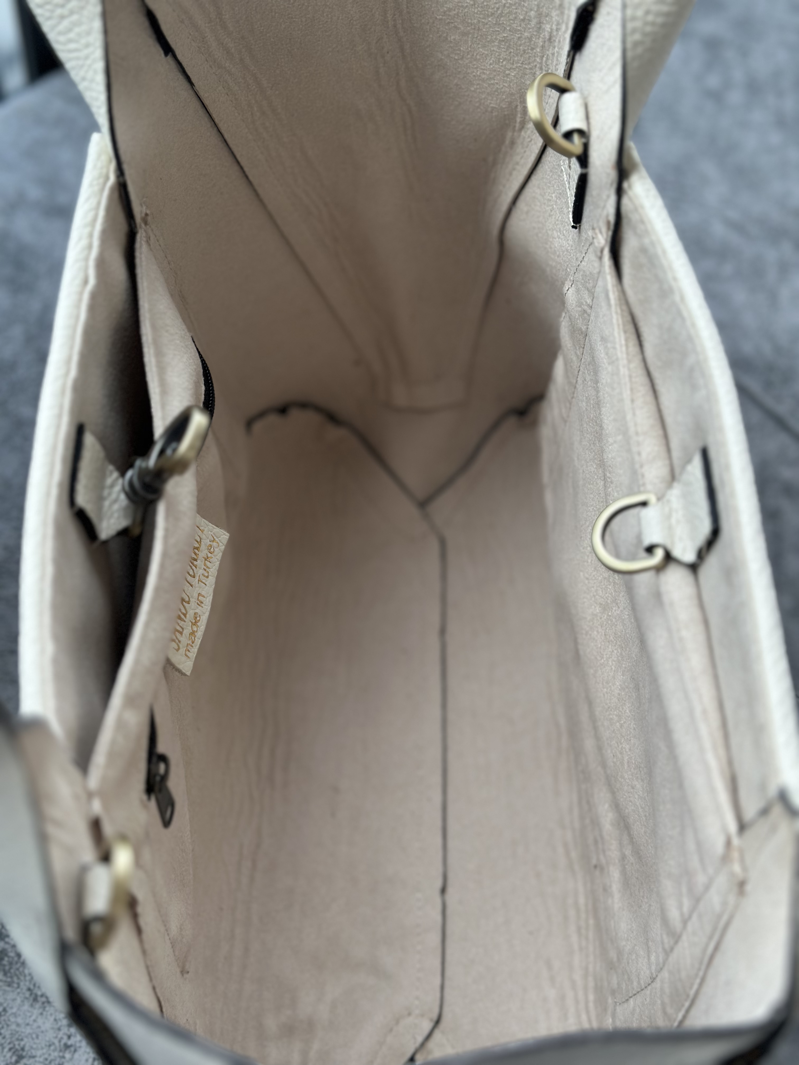 K11 土耳其真皮地氈手袋（白色）