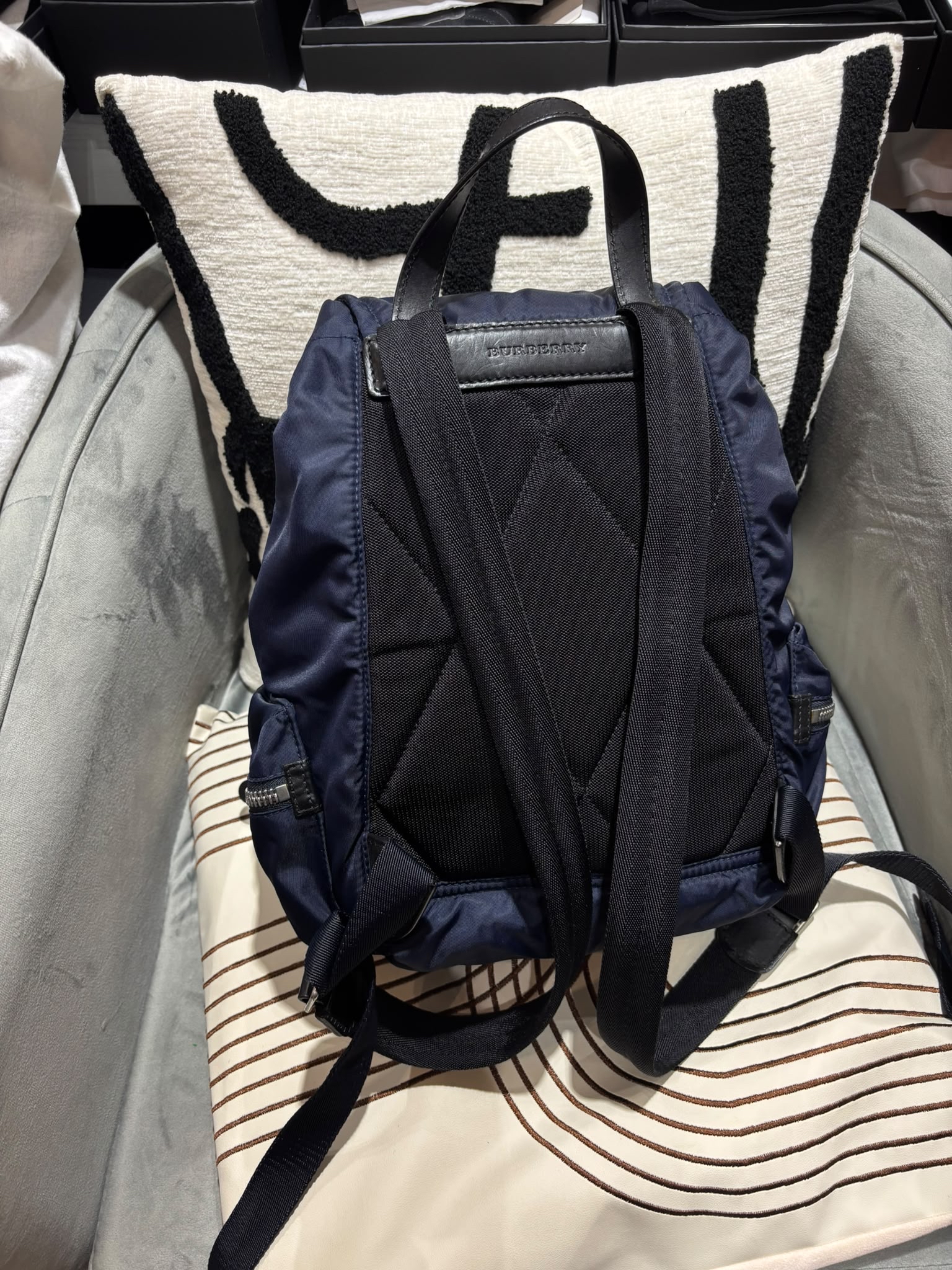 Burberry Nylon Backpack 深藍色 100%Authentic, 95%New
