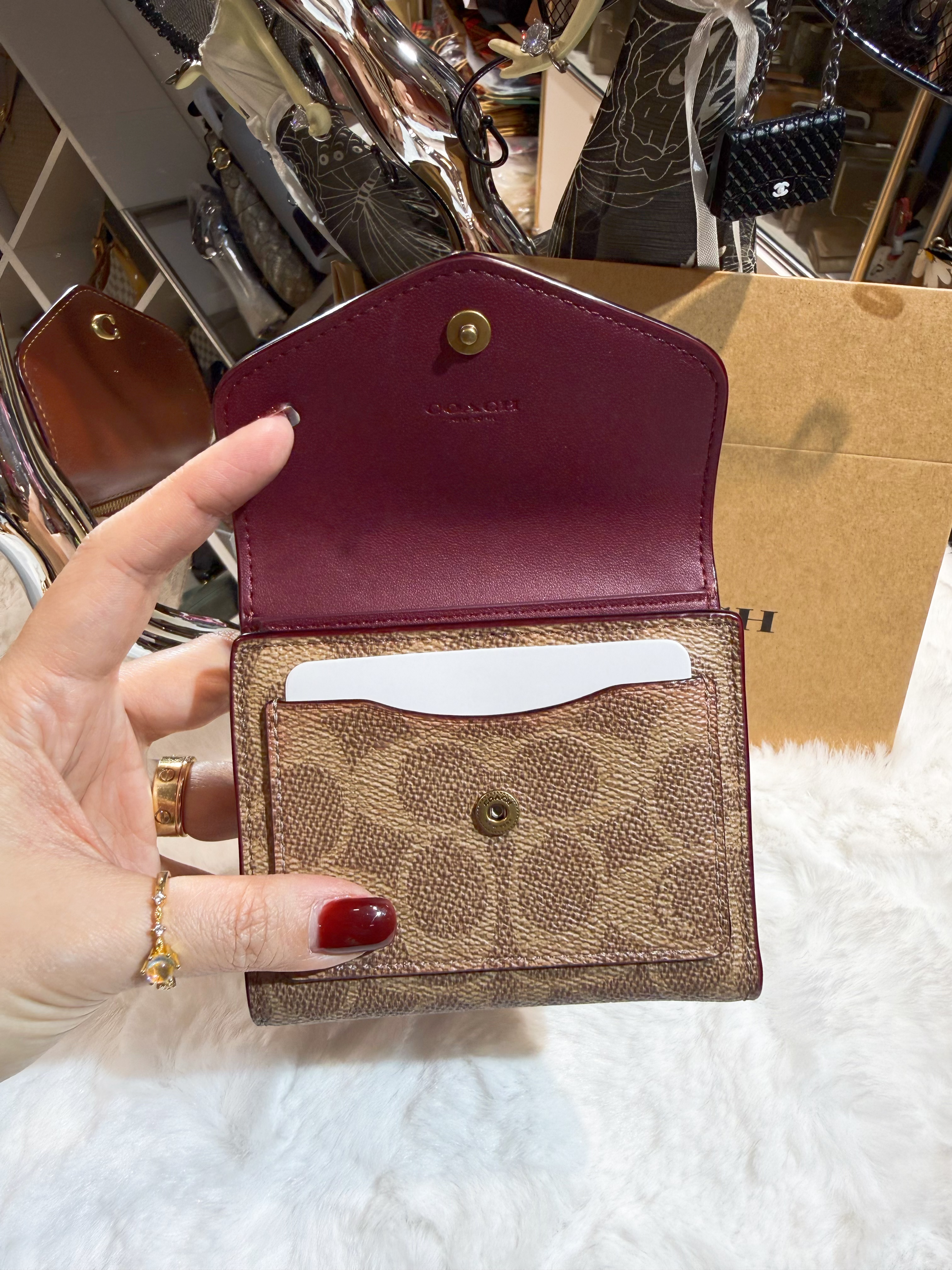 Coach Wyn wallet logo/m