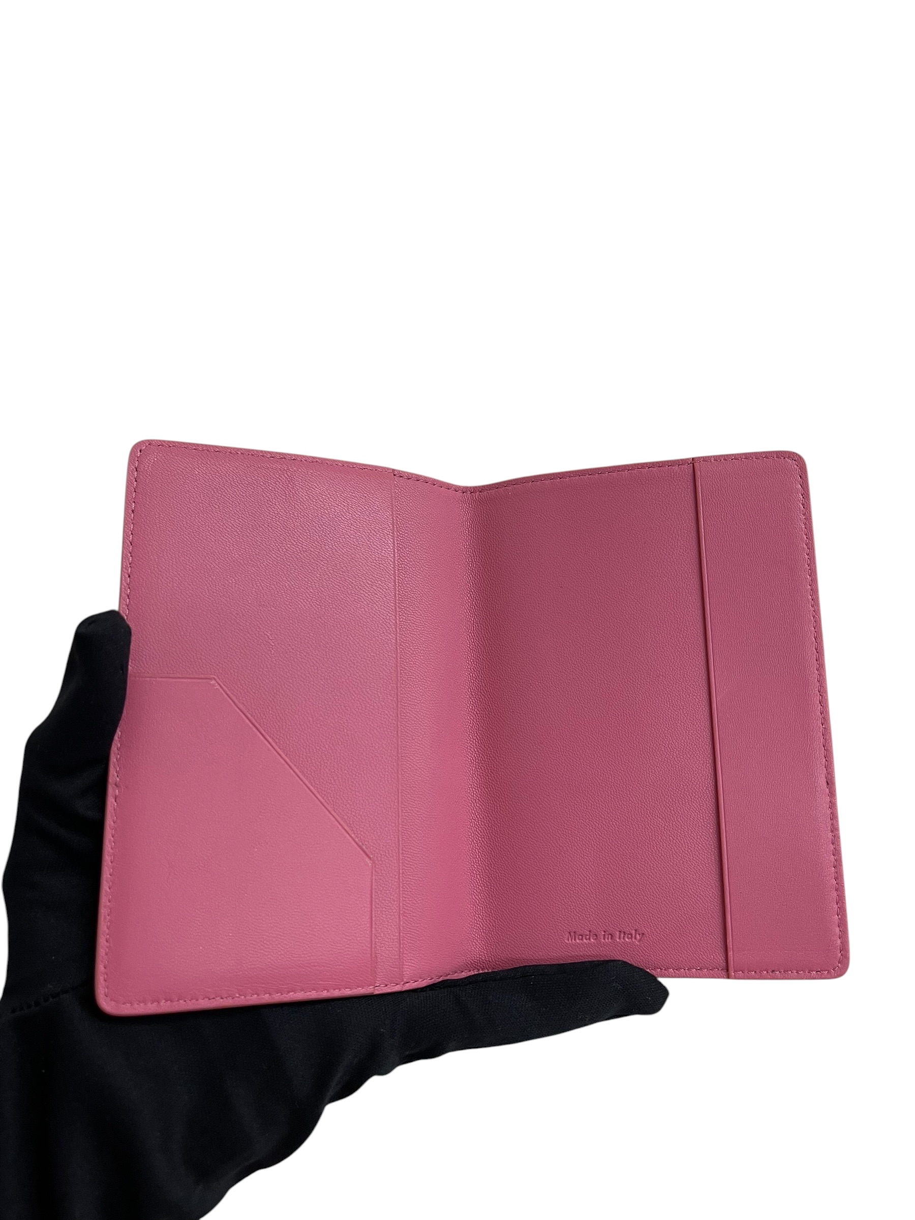 Pre-owned Celine Passport Holder / Product Code: 061912