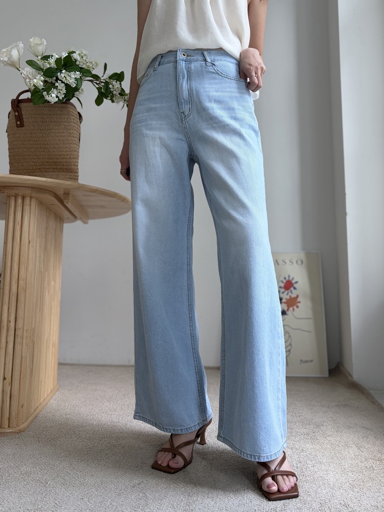 [極薄!!] Airy Light Wash Jeans