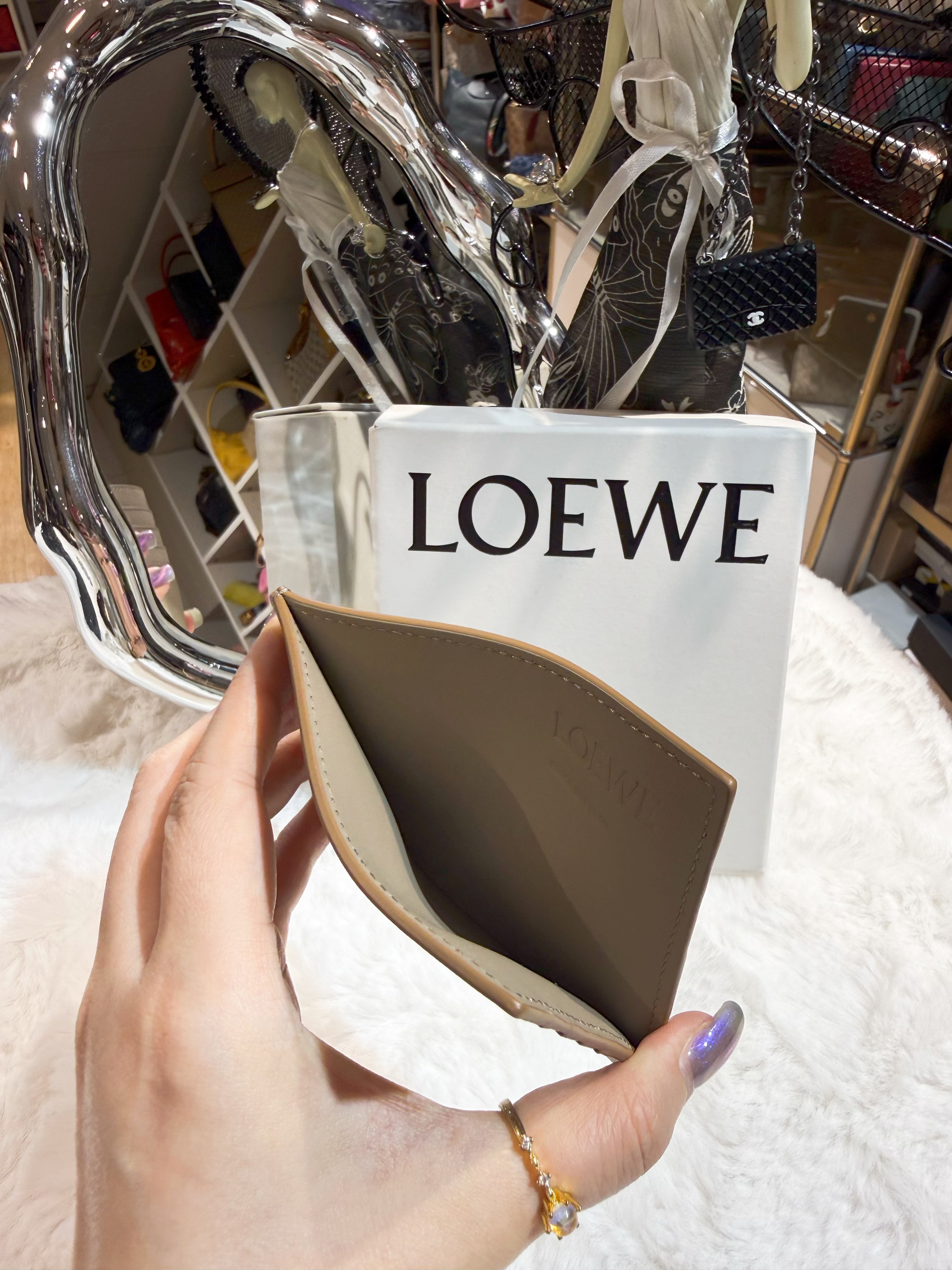 Loewe open card holder sand