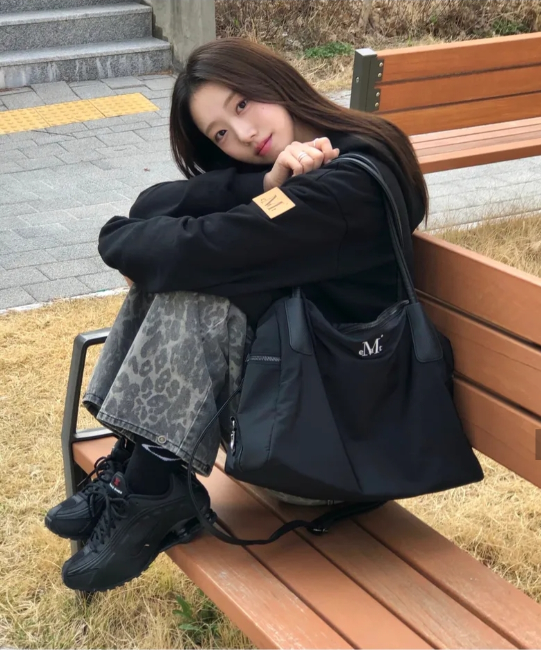 Mucent 4-Way Signature Logo Tote Bag