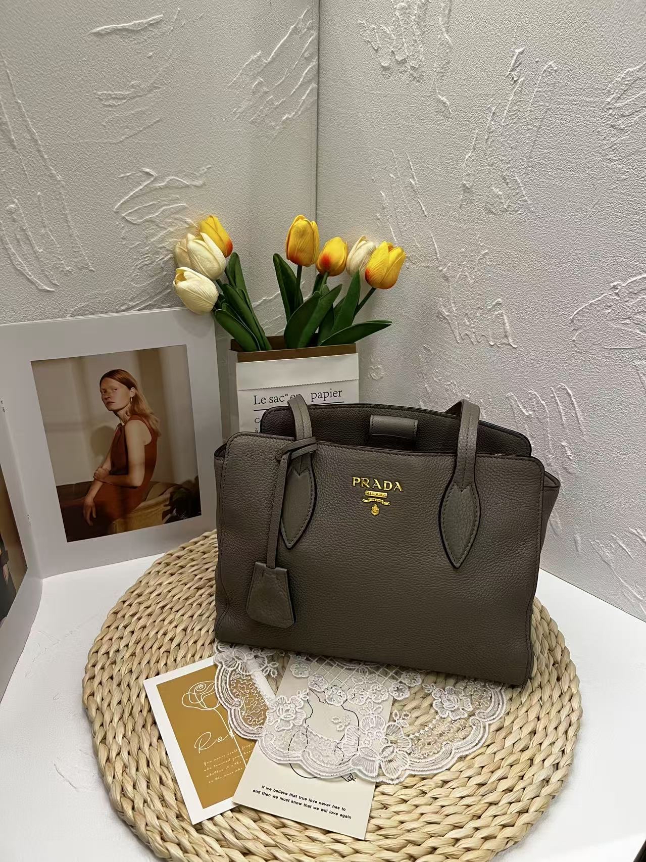 Prada Vitello Daino Tote Bag(Argilla)