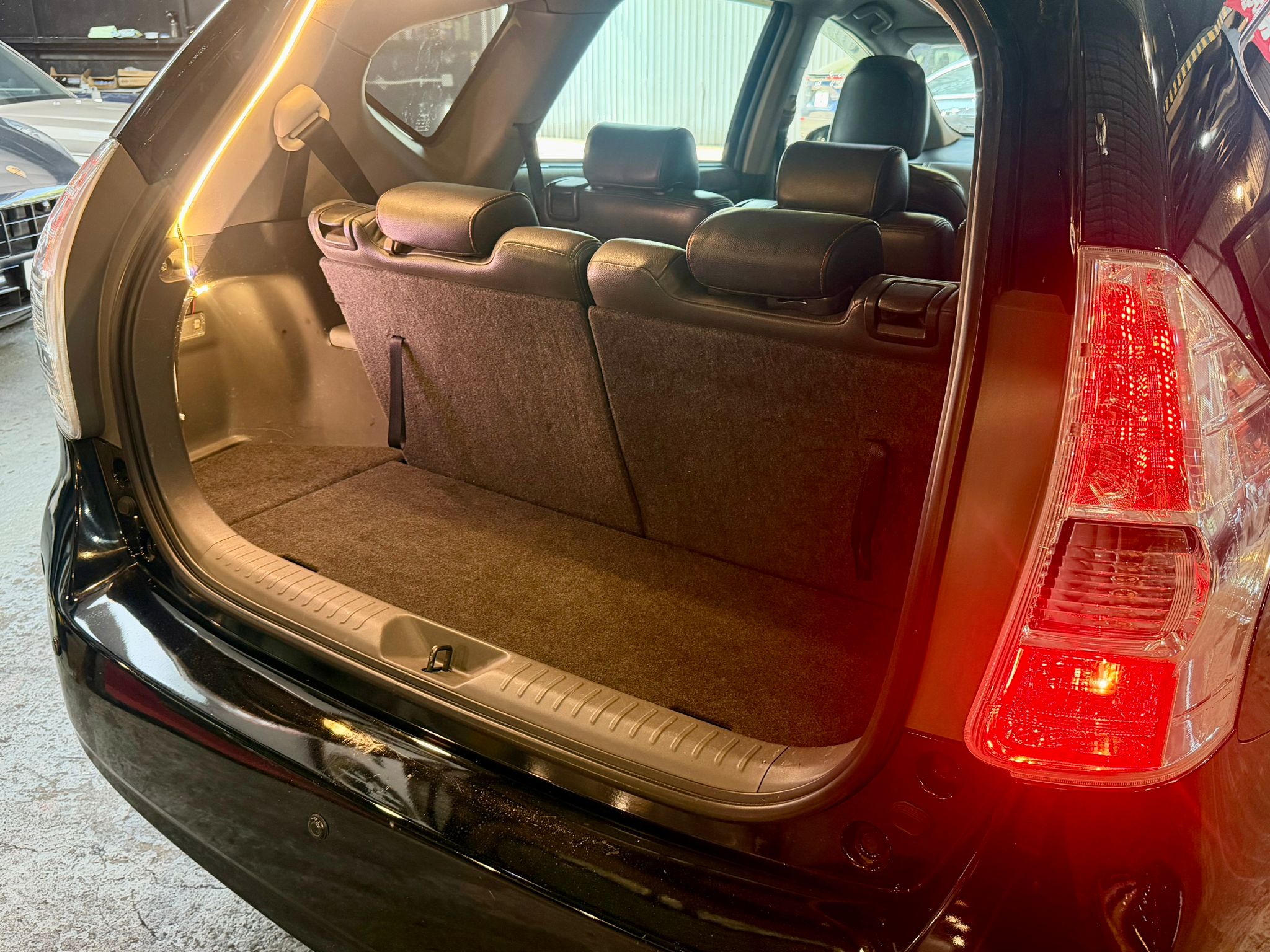 Toyota Prius V Hybrid 2012