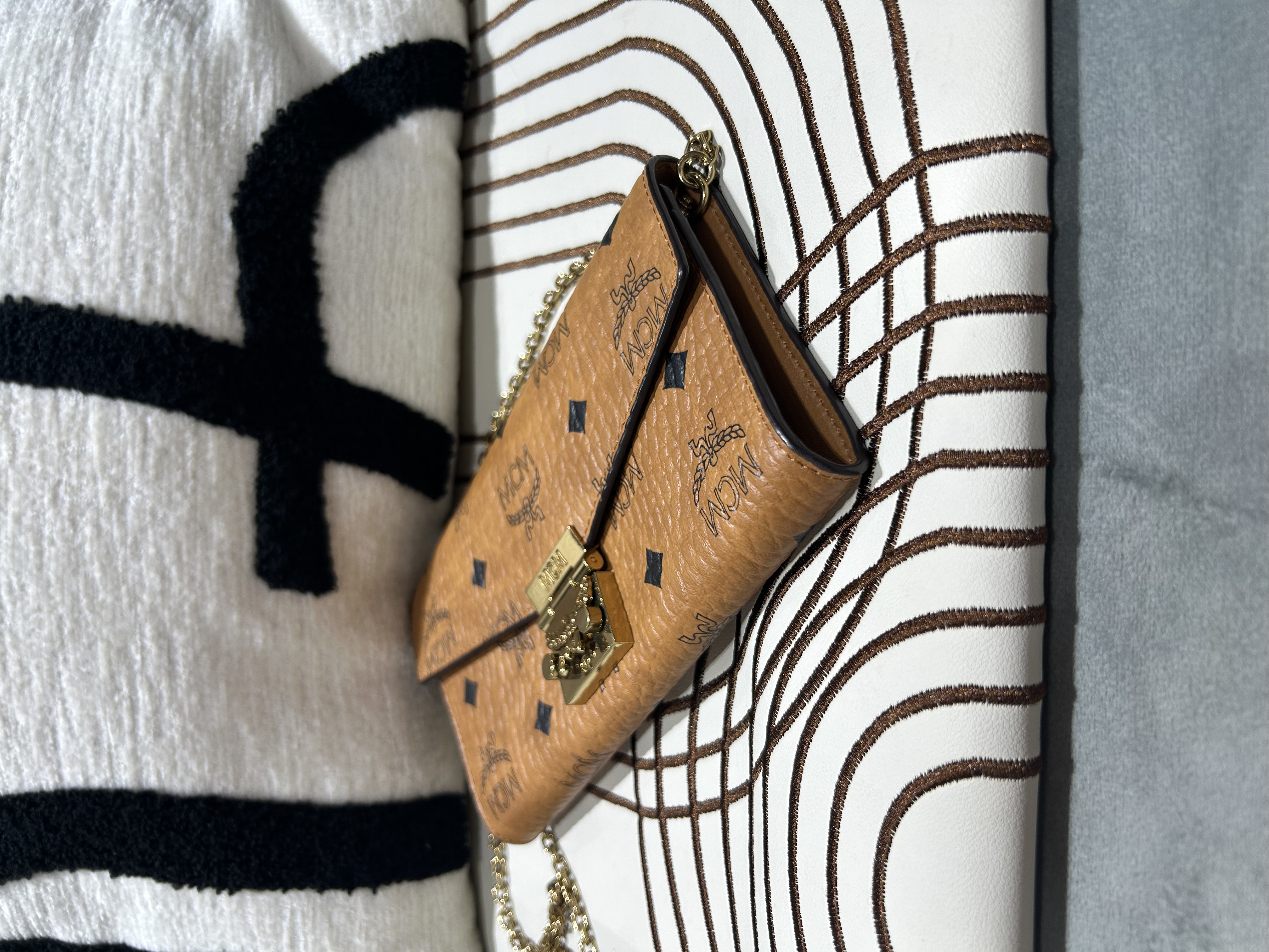 MCM Visetos Patricia Wallet On Chain woc calfskin  100%Authentic, 98%New  ✅原裝鏈條✅Dust bag