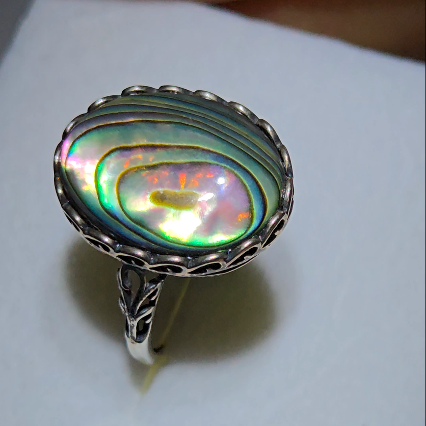 Abalone shell ring from Australia with intense shine - JW46