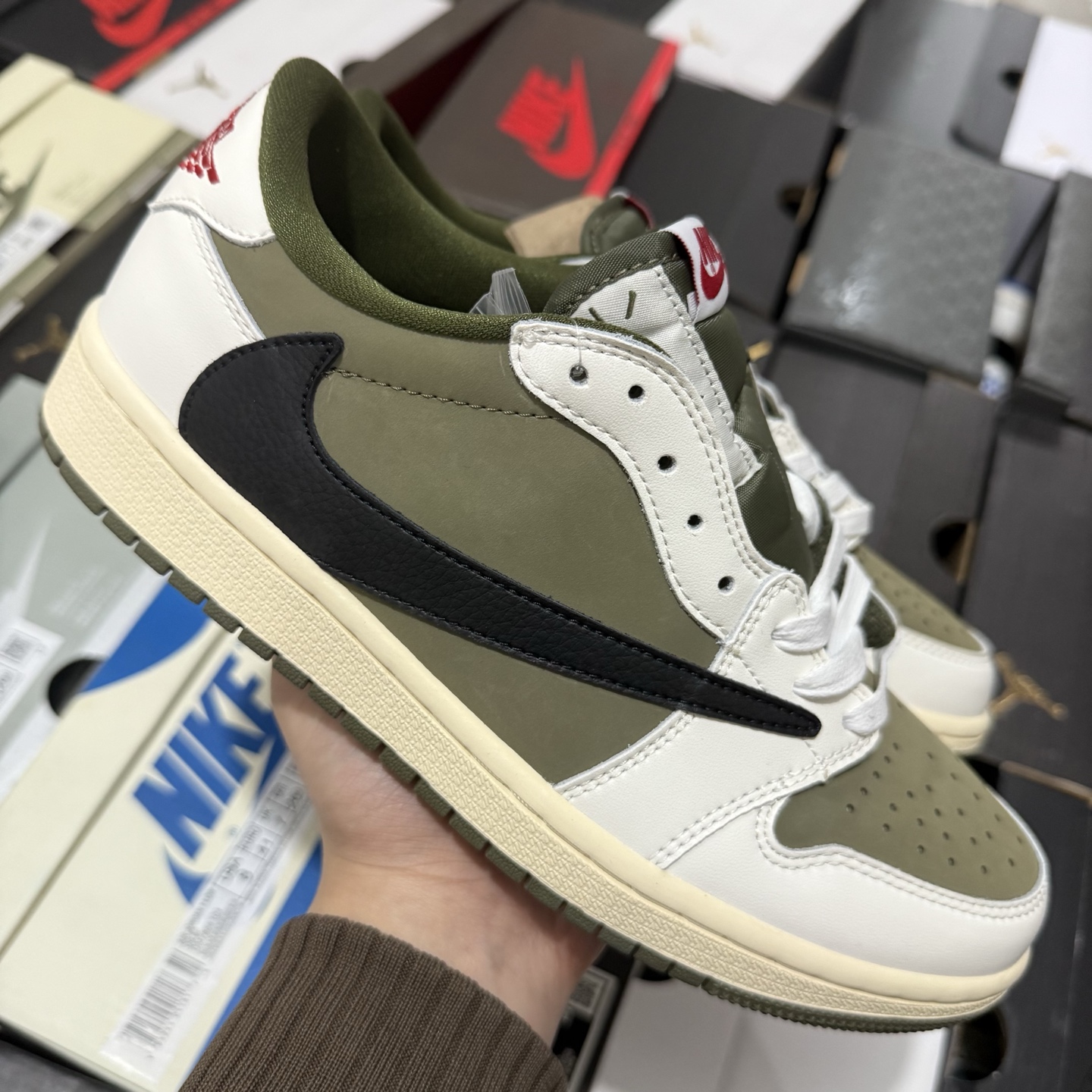 Travis Scott x Air Jordan 1 Low OG "Medium Olive" DM7866-200