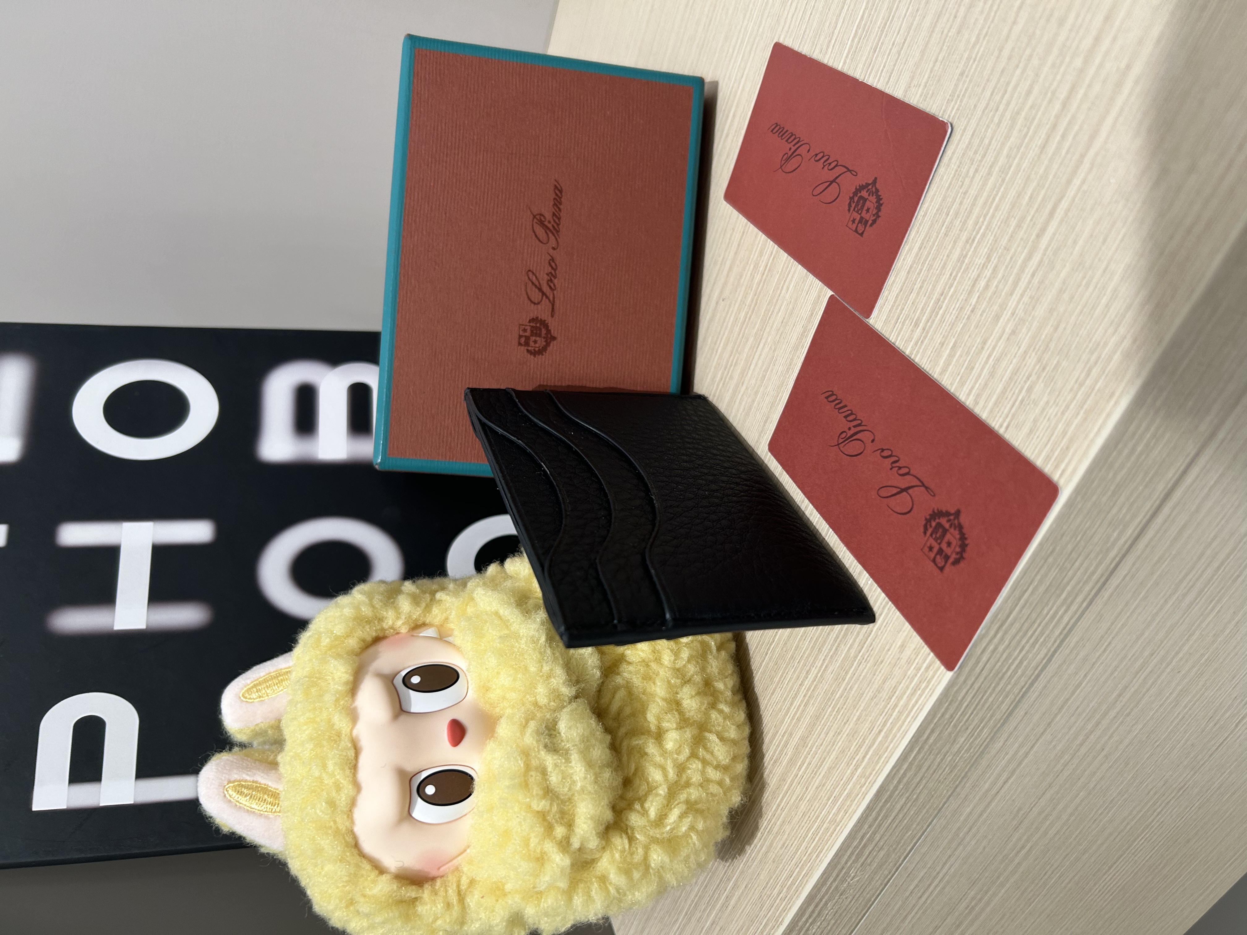 全新 Loro piano card case calfskin  ,100%Authentic,全新貨品 ✅card✅box