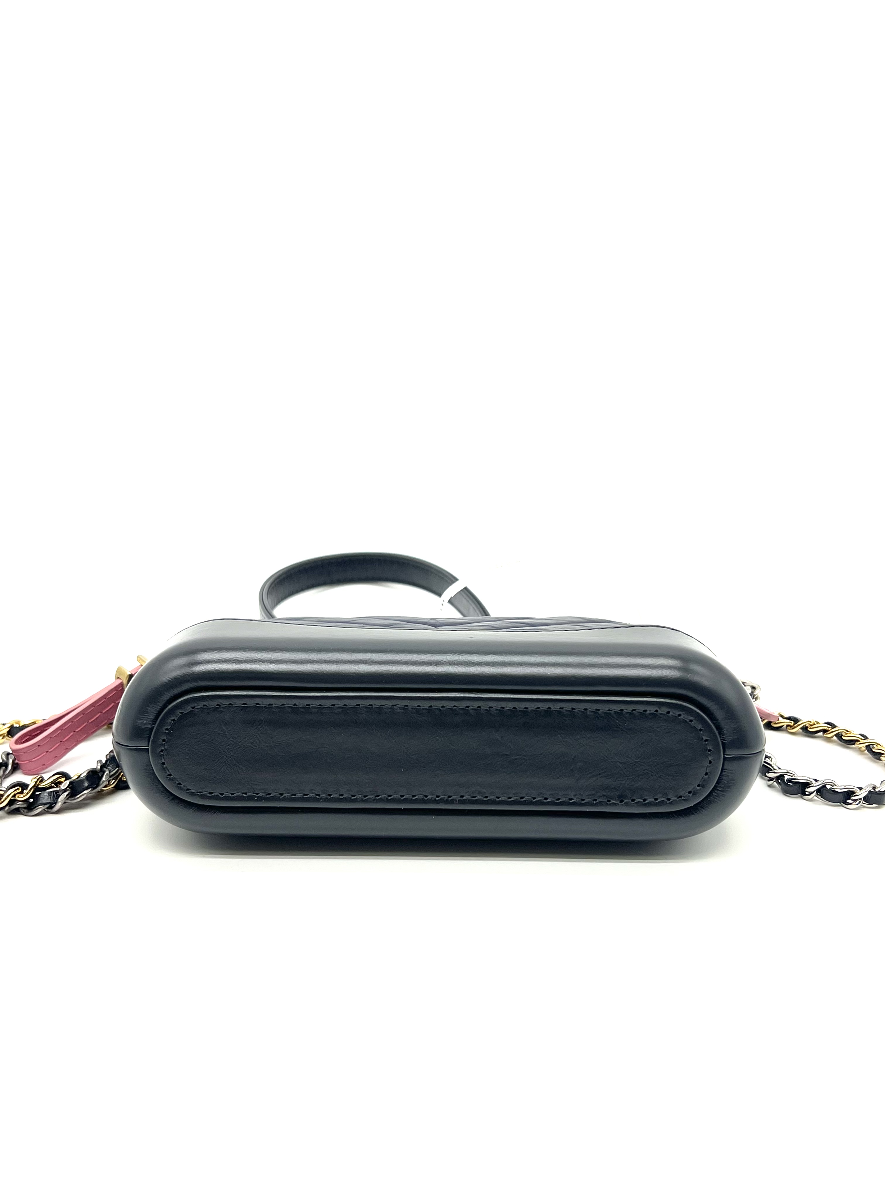 Pre-Owned CHANEL Gabrielle Wallet On Chain / Product Code: 26041702