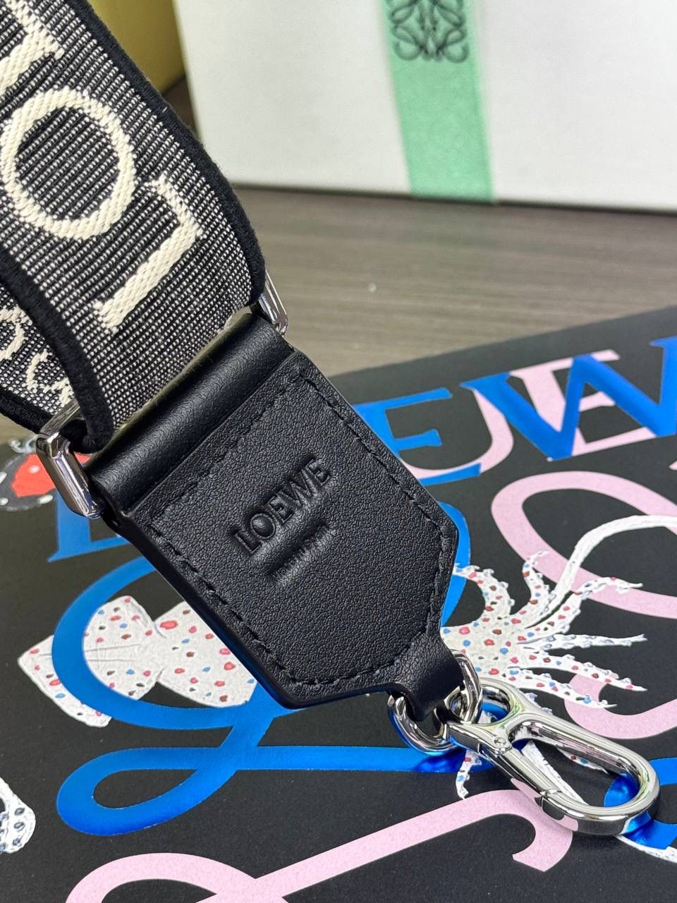 👉🏻通用款肩带【墨白】✅ 𝐀𝐧𝐚𝐠𝐫𝐚𝐦 刺绣肩带「墨白」 👈 全新升级上线♻️ （长度可调节） 编码：182323