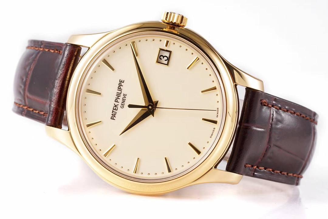 🔥🔥🔥极限复刻——百达翡丽古典系列——5227腕表V3版！【细节升级如下】腕表尺寸39mmX10.2mm ✅升级表壳打磨，使之整体更佳匀称协调，独家还原正品独特的温润质感。 ✅完善防尘盖与壳体的衔接机制，带来和正品一样的开合体验。 ✅刻度和指针，采用最新的贵金属电镀工艺处理，效果更上一层楼。 ✅“锅盖型”微凸蓝宝表镜，版型与正品一致，效果通透，辨时清晰。 ✅采用定制版Cal.324一体机——更薄，长期戴更稳。 ✅表带：经典意大利小牛皮表带，纹路清晰，质感上乘。