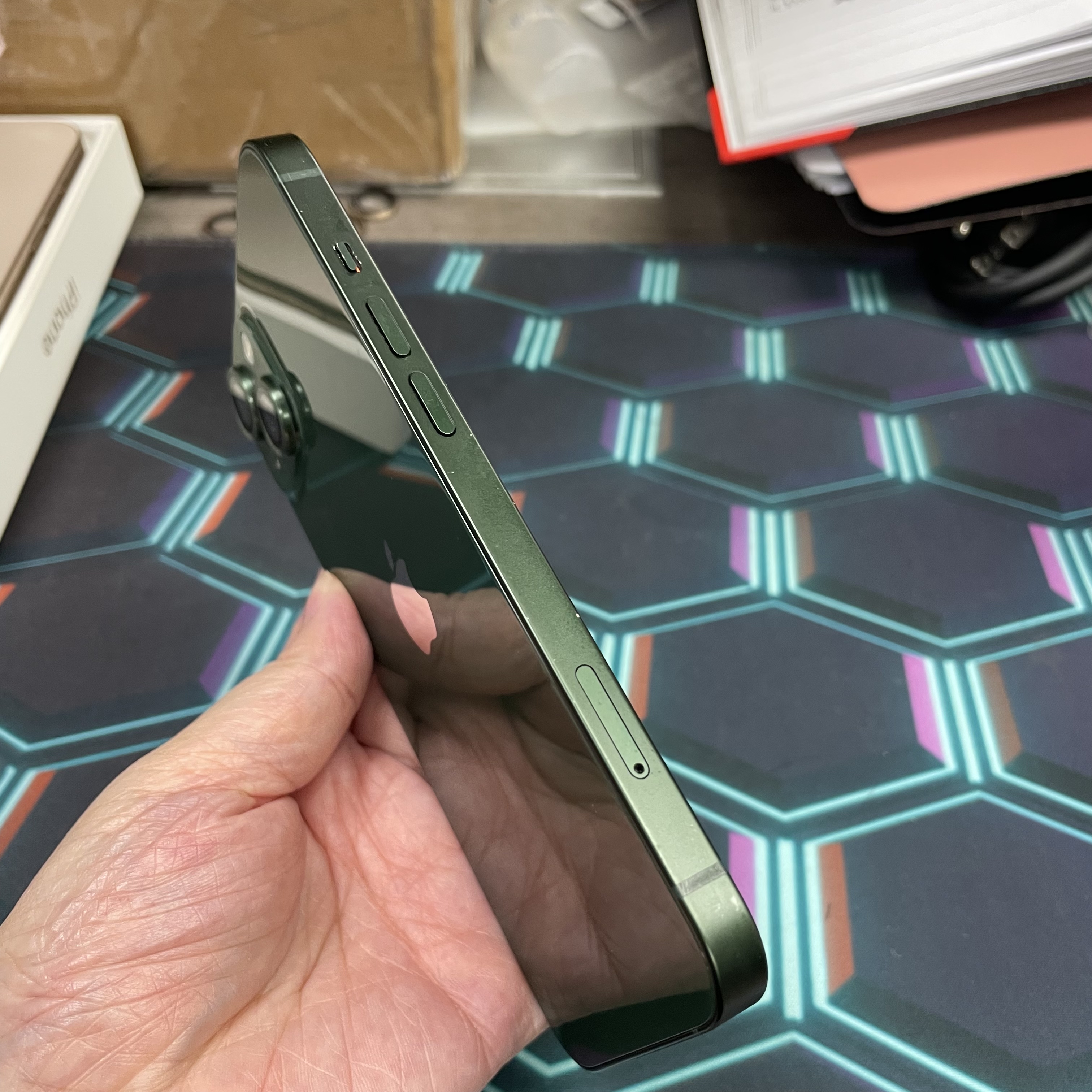 *8350 13 超靚機 256GB 電71 綠色 green