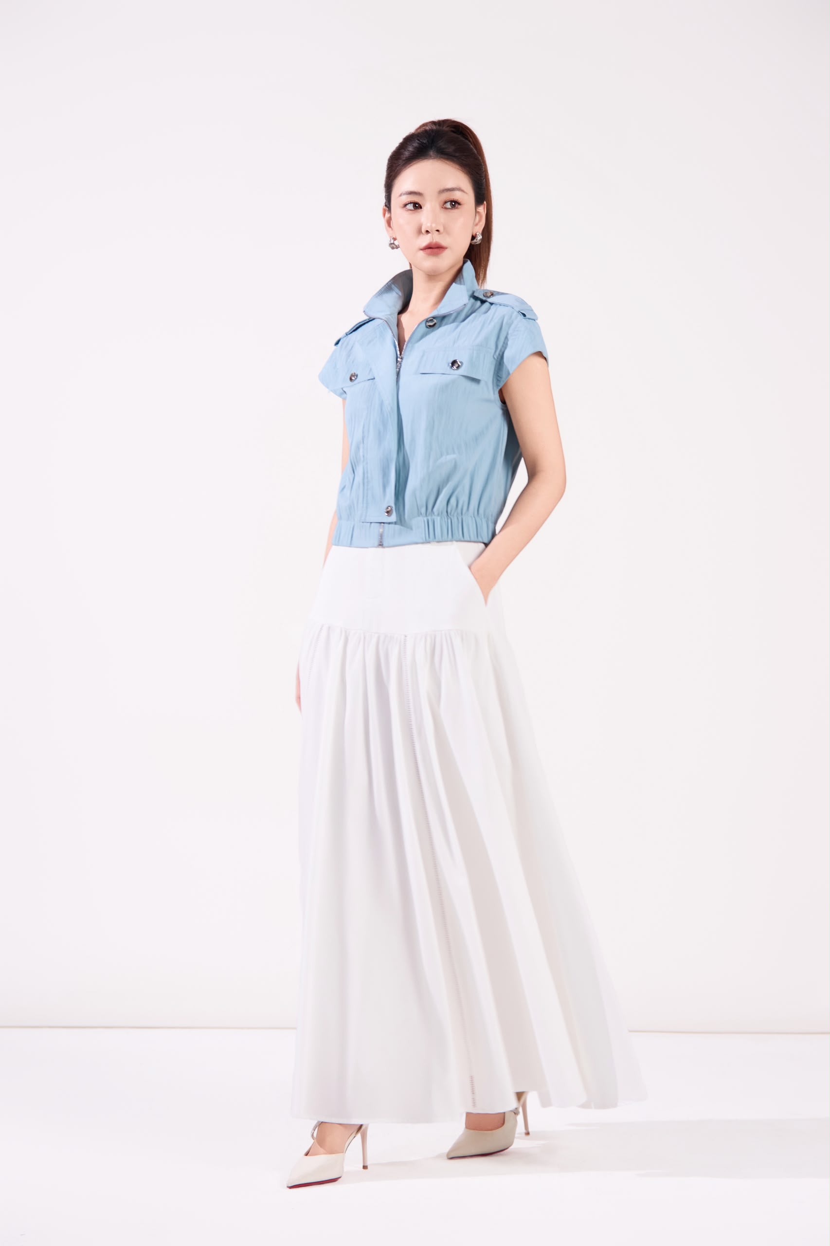 10141154 Utility Zip-Up Cropped Jacket Top