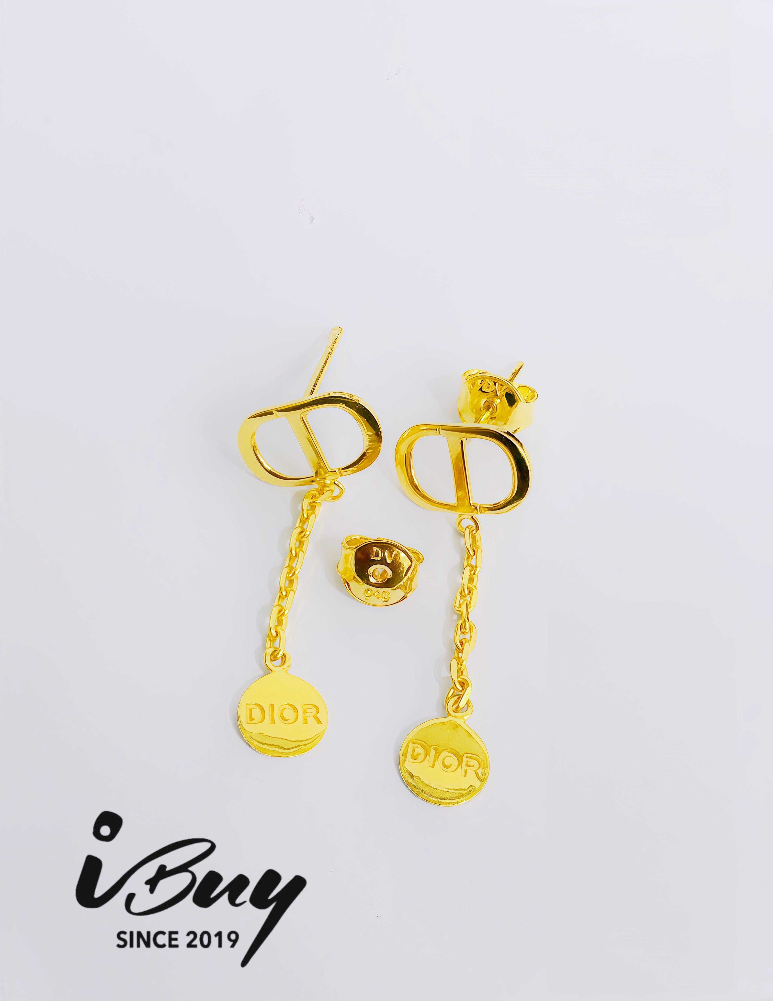 916 GOLD CD DANGLE EARRING 916 金 CD字母垂坠耳钉