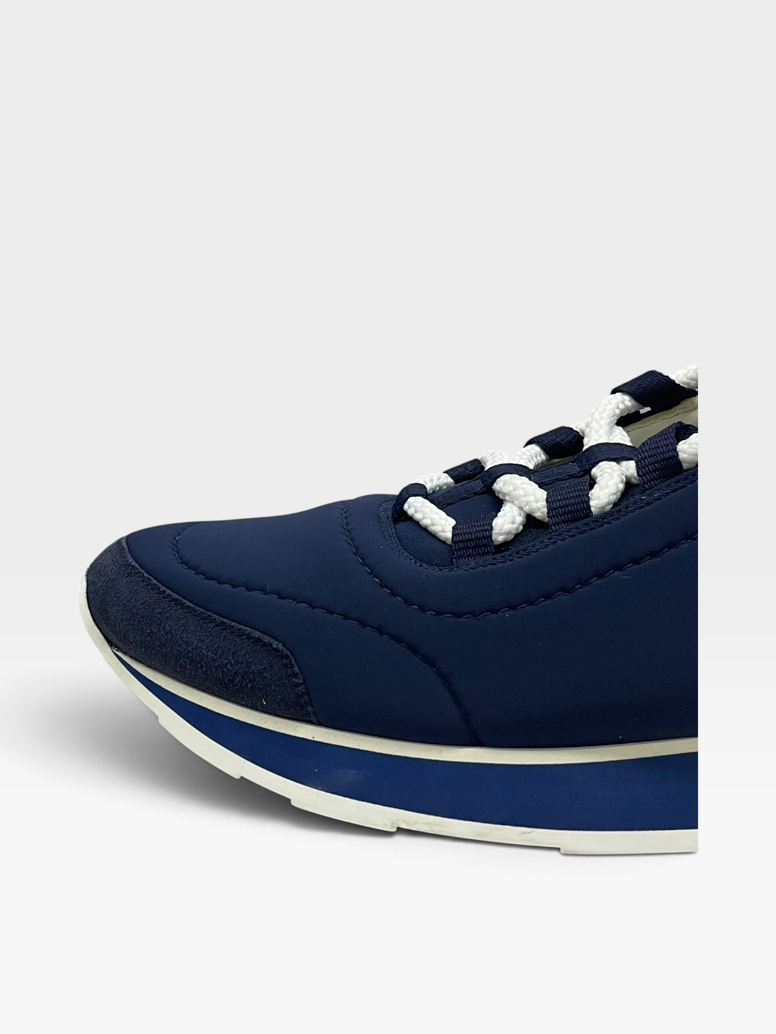 Pre-Owned HERMÉS Sneakers / Product Code: 090907