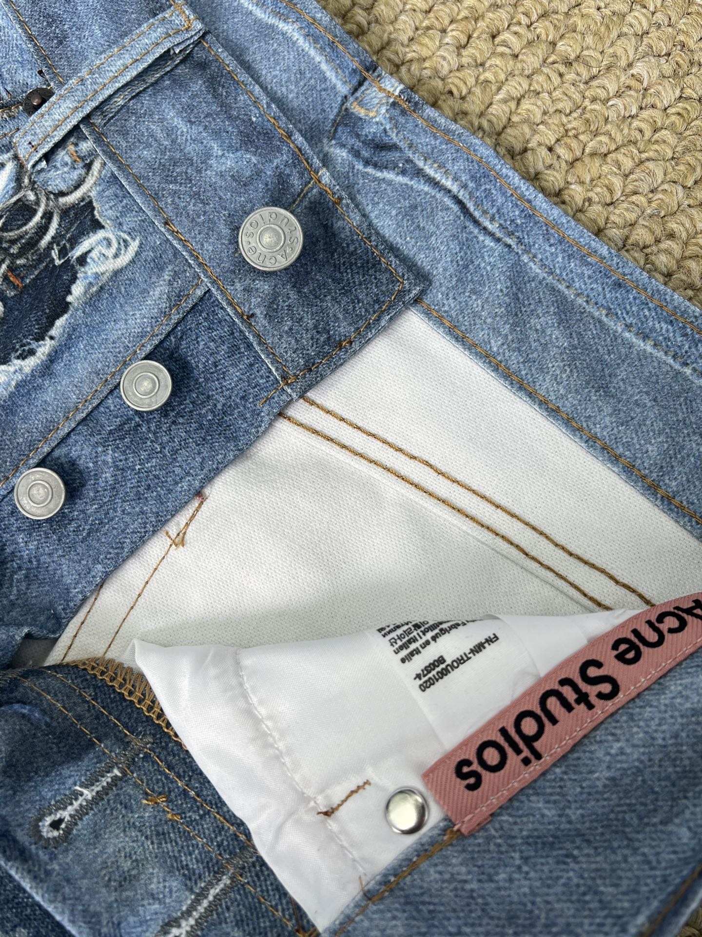 Acne Studios 破邊做舊拼接牛仔長褲