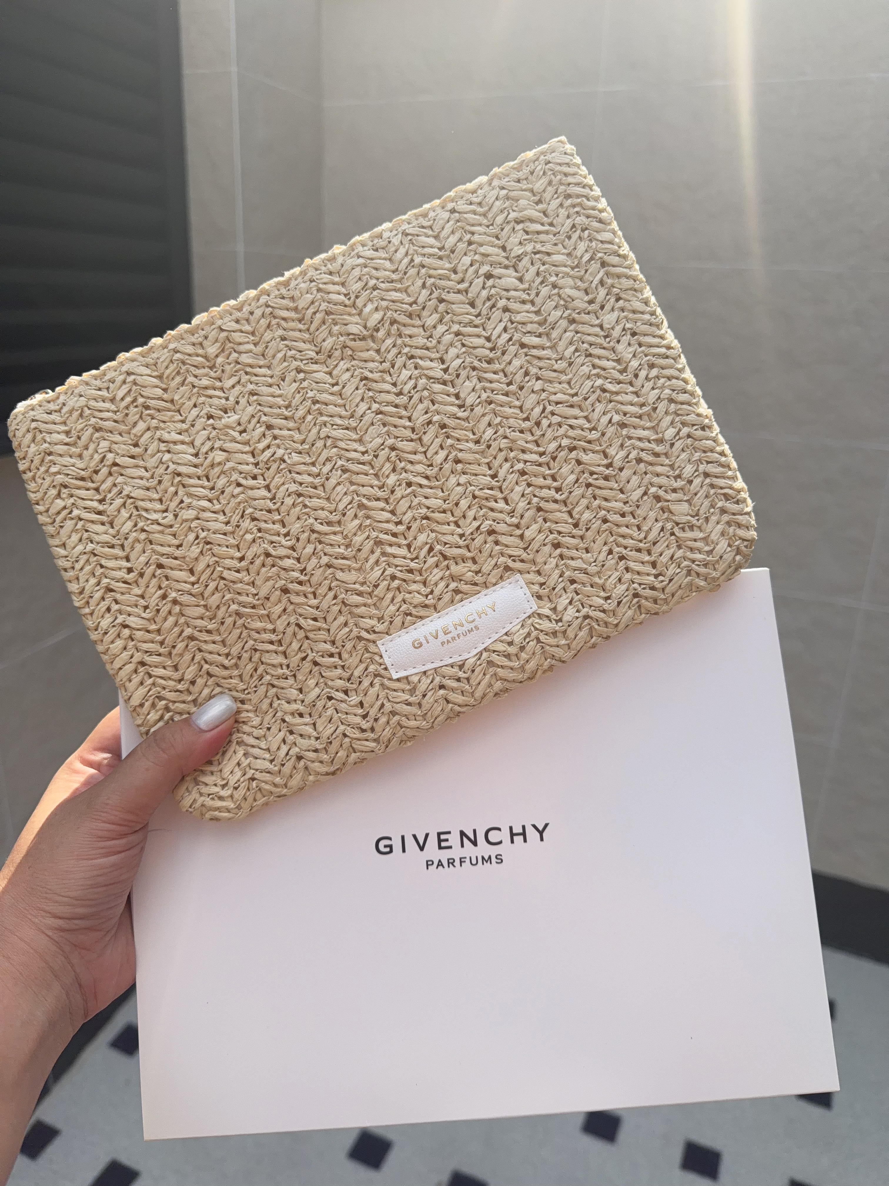 Givenchy Beauty 草編拉鏈手拿包 / 化妝包