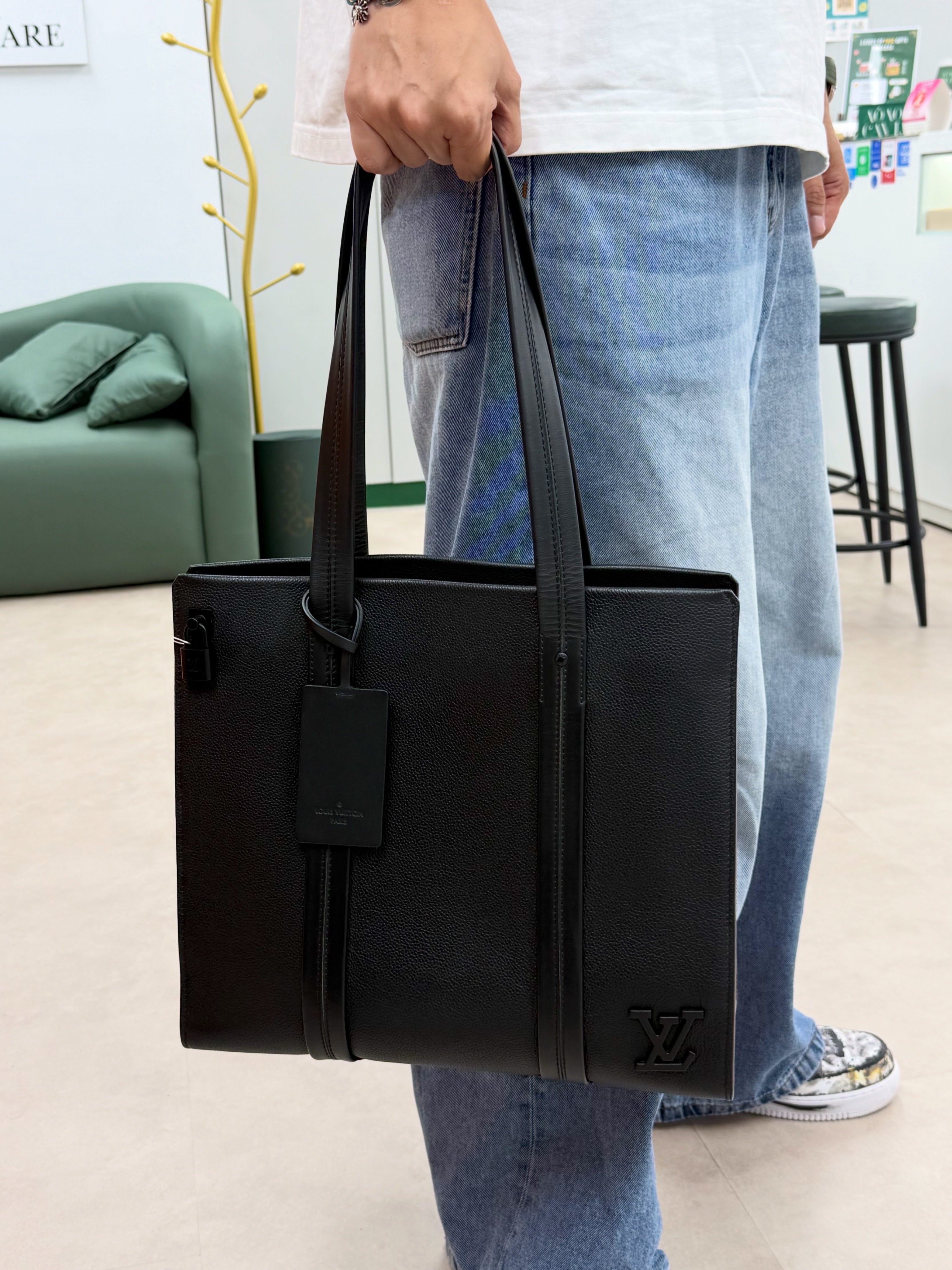 LV 🤍PRE OWNED Aerogram 黑色牛皮Tote bag 晶片款 手提單肩包🖤