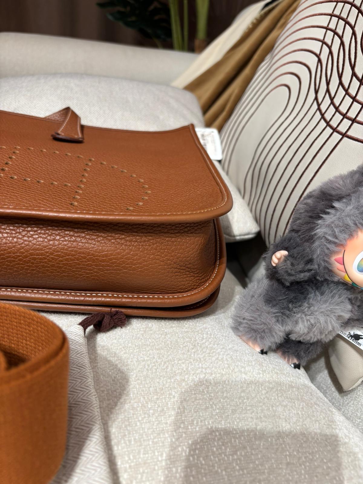 Hermes evelyne 29, STAMP Y 金棕色銀扣 100%Authentic ,98%new  ✅Dust bag✅strap