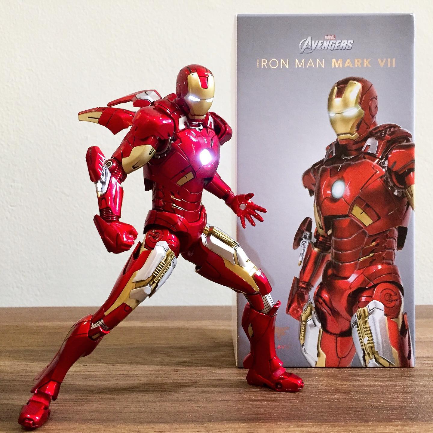 Comicave Studios 1:12 Scale IRON MAN MARK VII Avengers Iron-man mk 7 action  figure