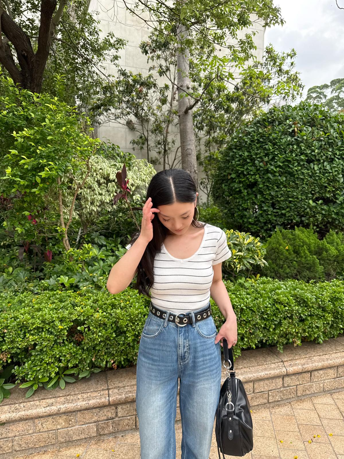 F21 v領橫間線top