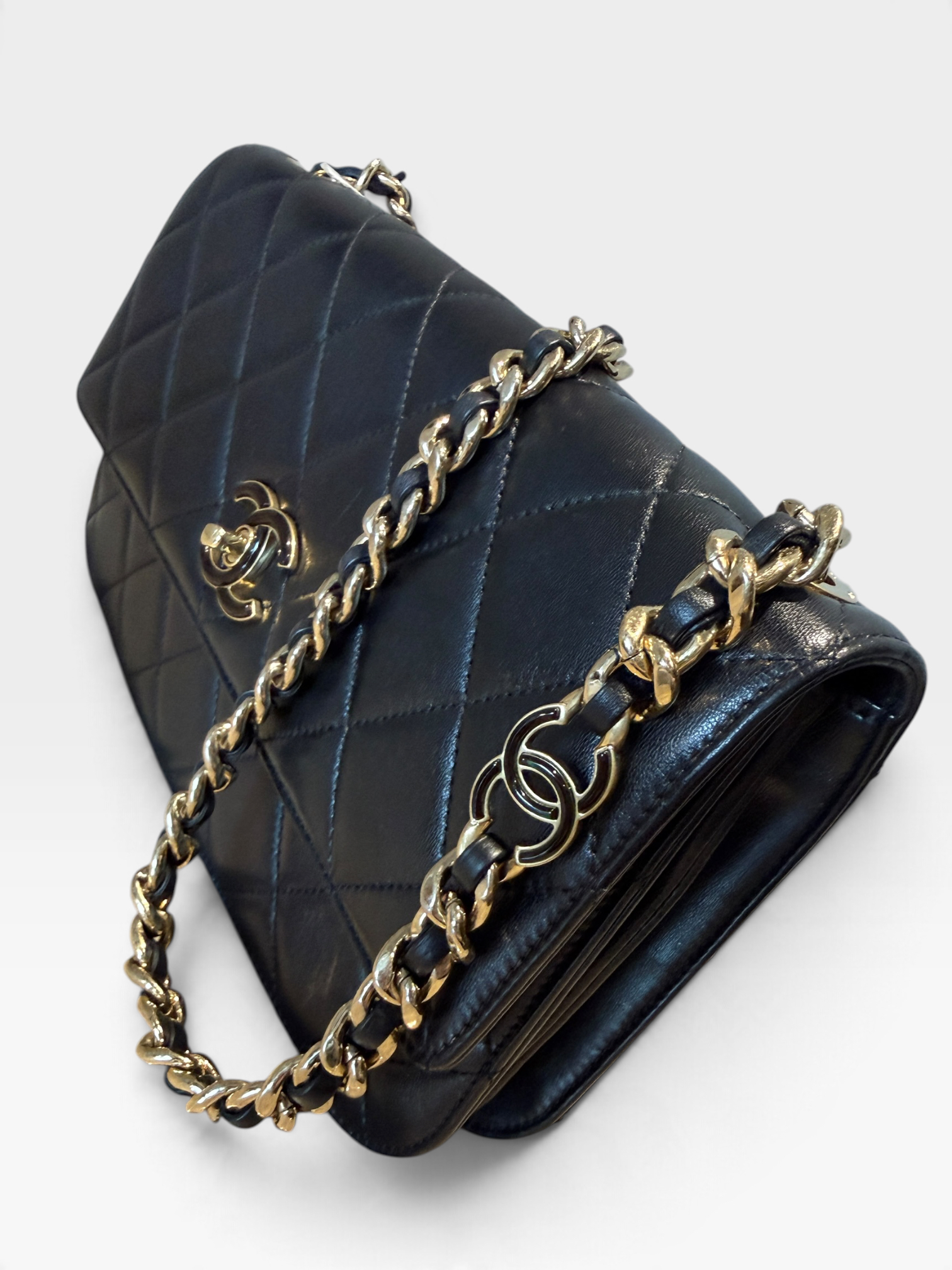 Pre-Owned CHANEL CC logo Flap Bag / Product Code: 101222