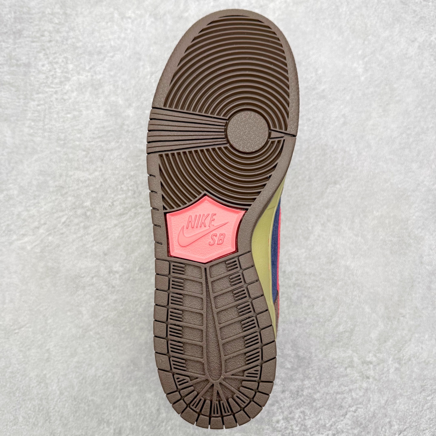 Nike SB Dunk Low HQ1625-200