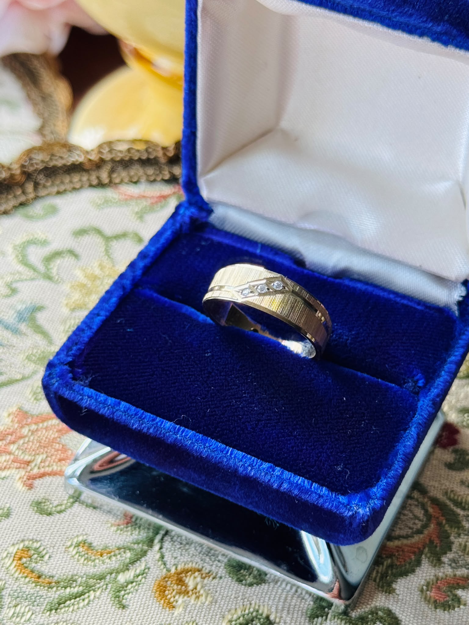 C.a. 1980s Art-Deco Inspired Golden Ring - HK size 20 (MT2622)