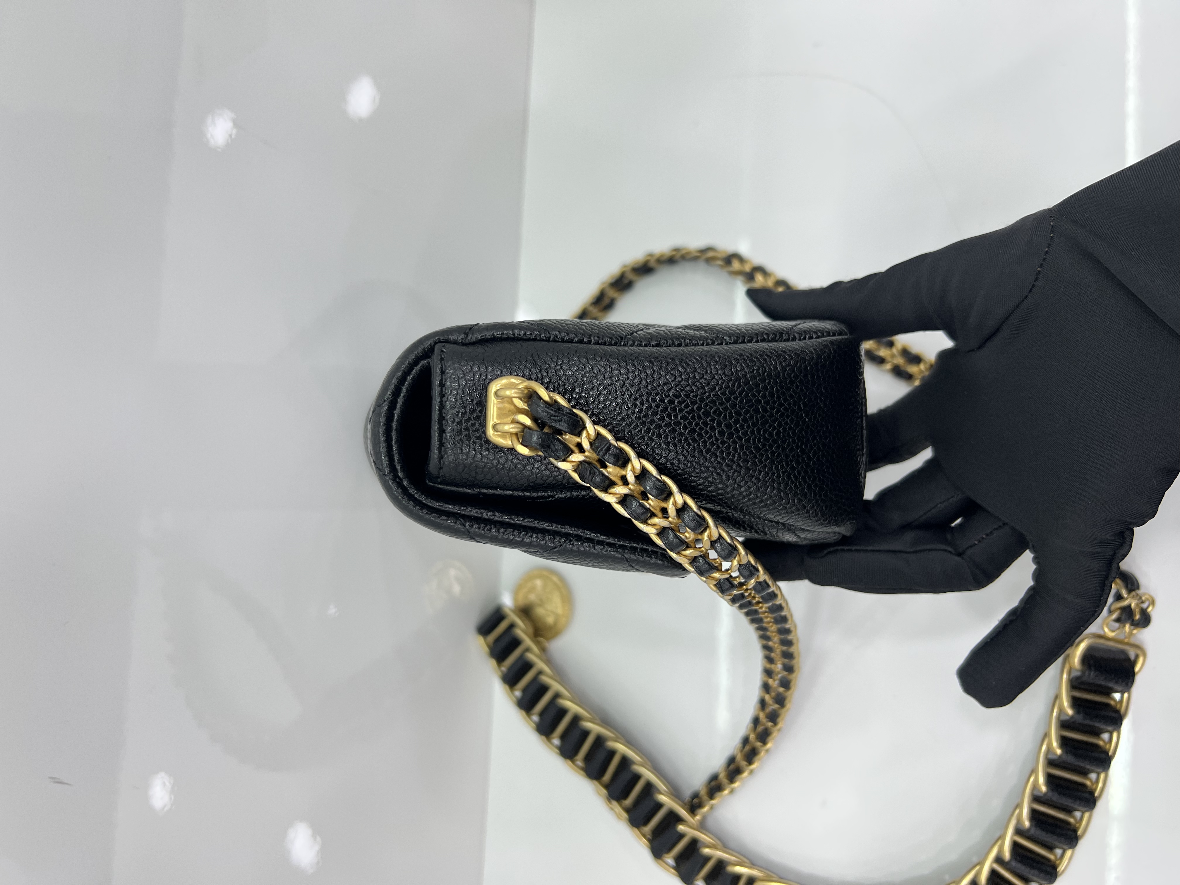 Pre-owned Chanel Coin bag With microchip Product Code: 26032701