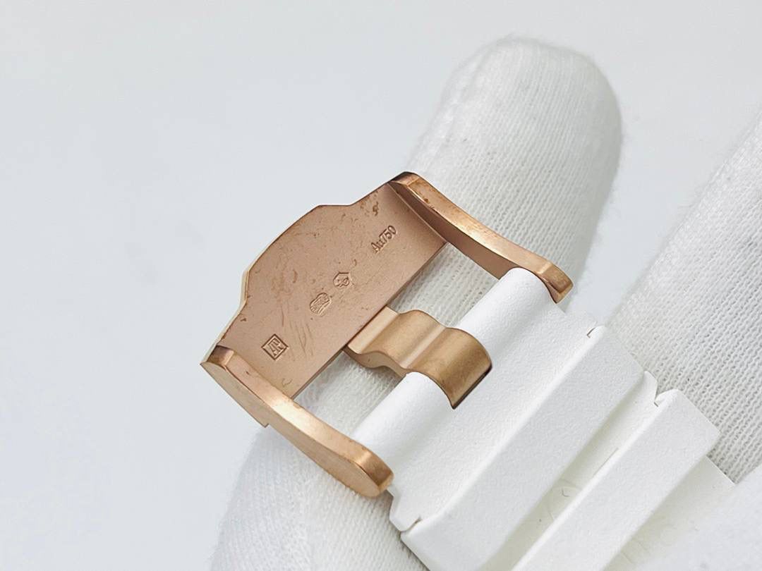 墙裂推荐 V2升级版 爱.彼A P26400皇家橡树腕表！ 1⃣️全金壳壳套！ 2⃣️直径44毫米！ 3⃣️搭载复刻原版CaL.3126机芯市面上最顶级版本的超级复刻！欢迎您的品鉴！