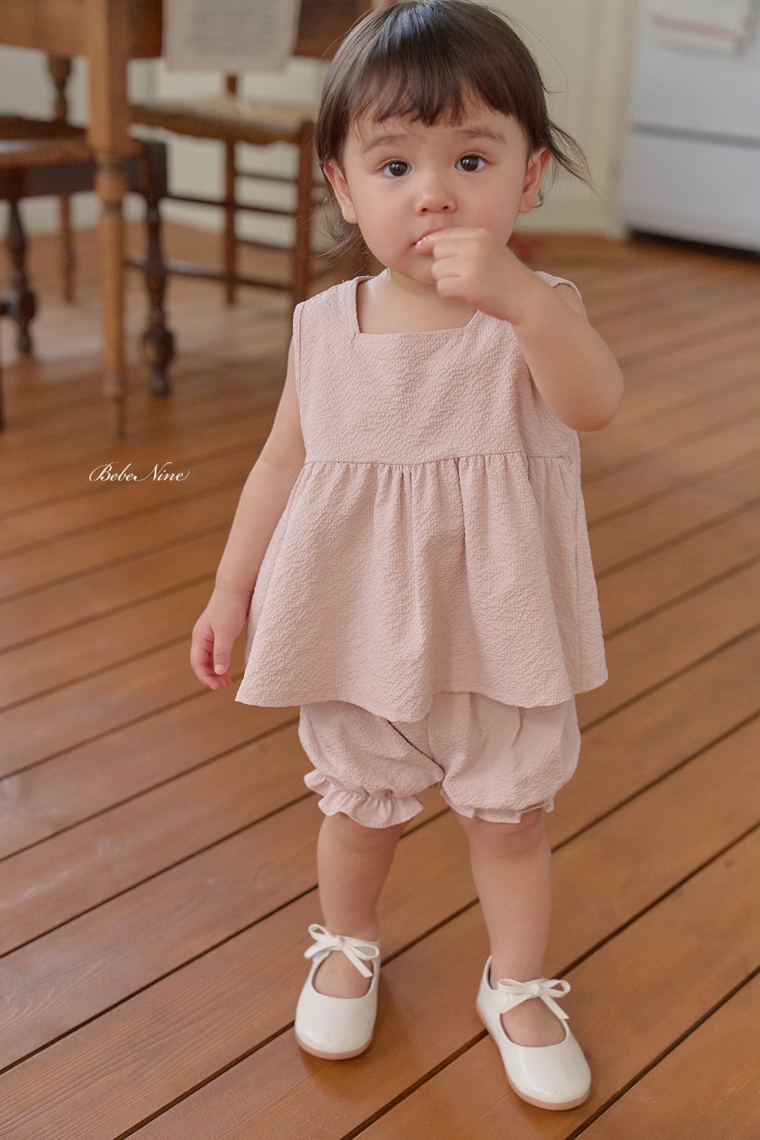 ☀️預訂 韓國直送☀️🇰🇷Bebenine兩色方領背心束腳短褲套裝