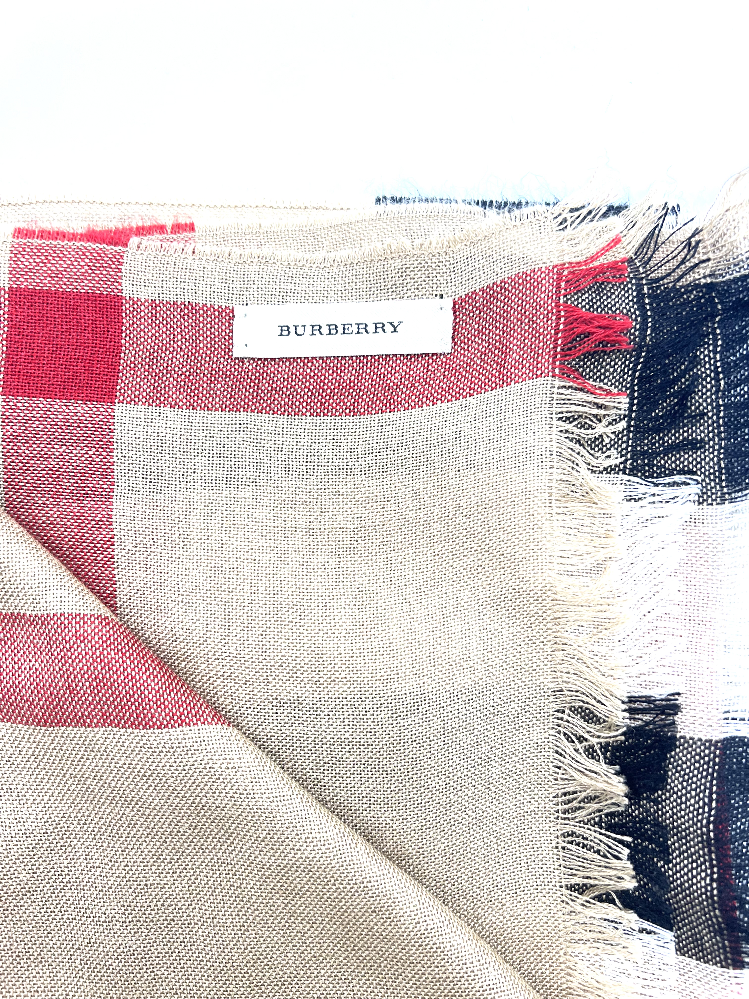 Pre-owned Burberry scarf / Product Code: 26042627