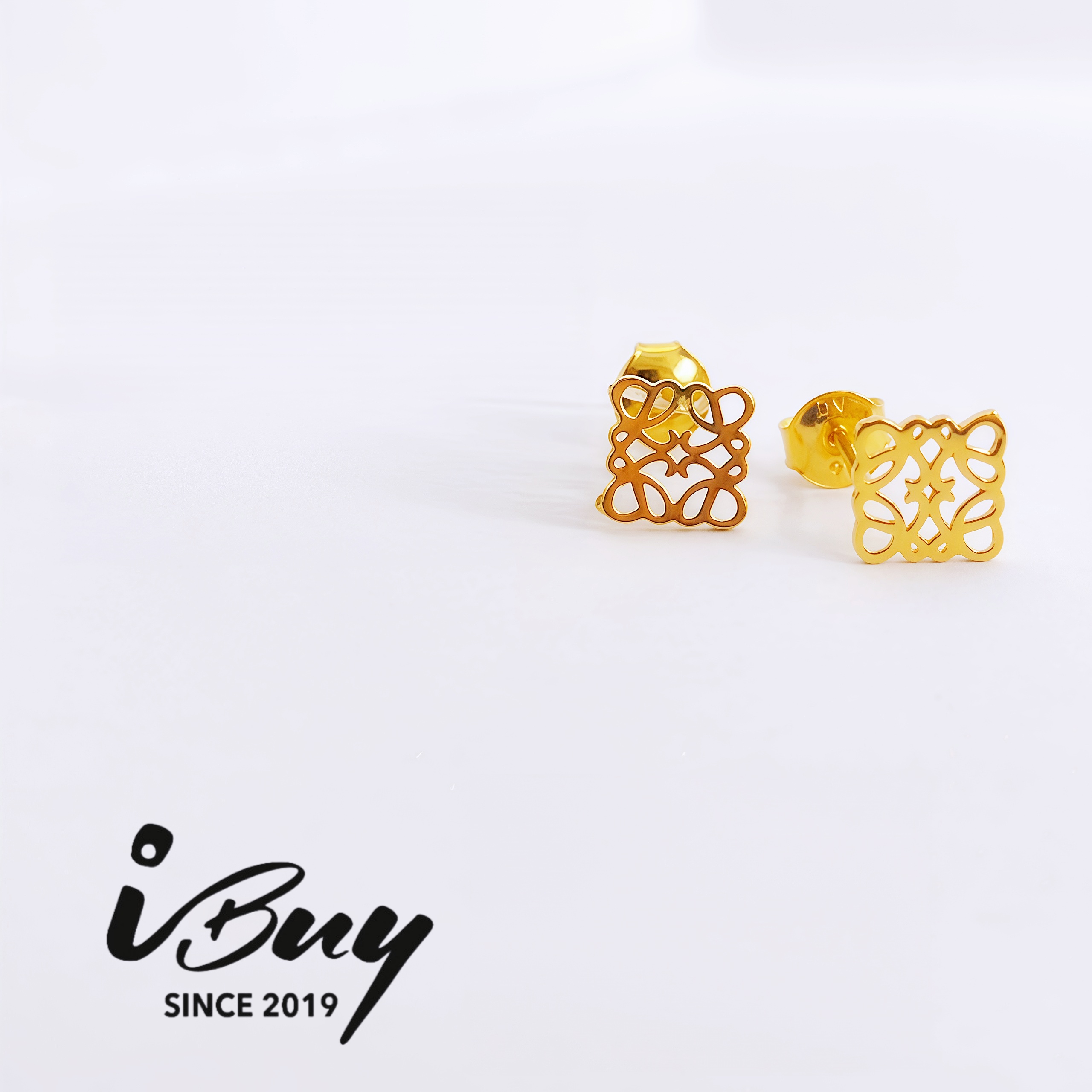 916 GOLD LOEWE EARRING 916 金 罗意威耳钉