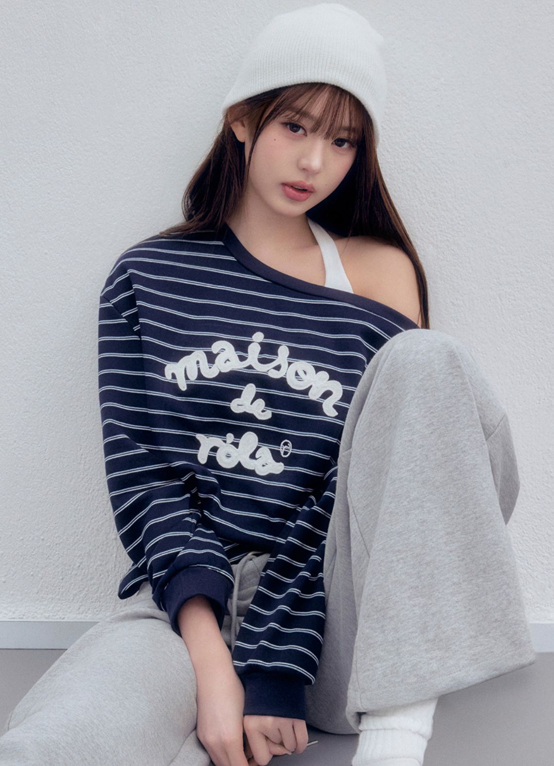 🎀Rolarola 🎀 MAISON DE ROLA EMBROIDERY OFF SHOULDER STRIPE top 張元英同款 原價73000won 獨家折扣優惠 Navy / grey