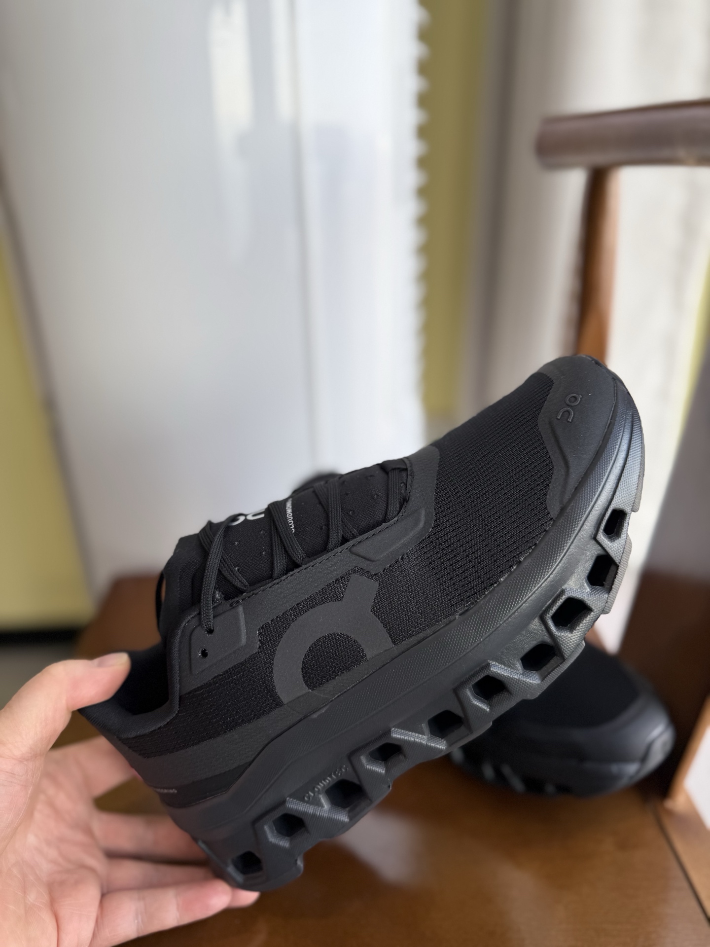 On Cloudmonster Void