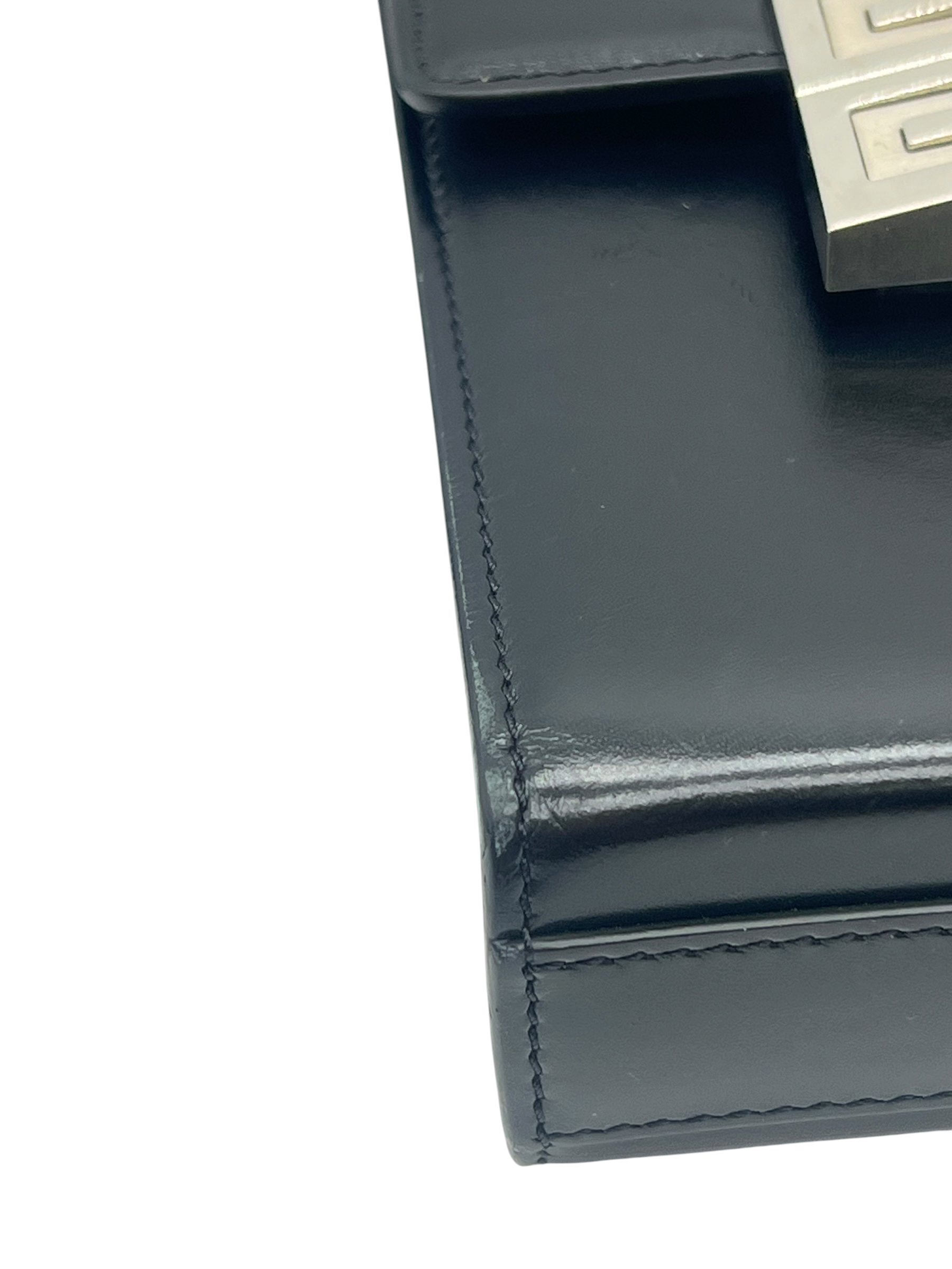 Pre-Owned GIVENCHY 4G Mini Vertical Crossbody Bag / Product Code: 26052304