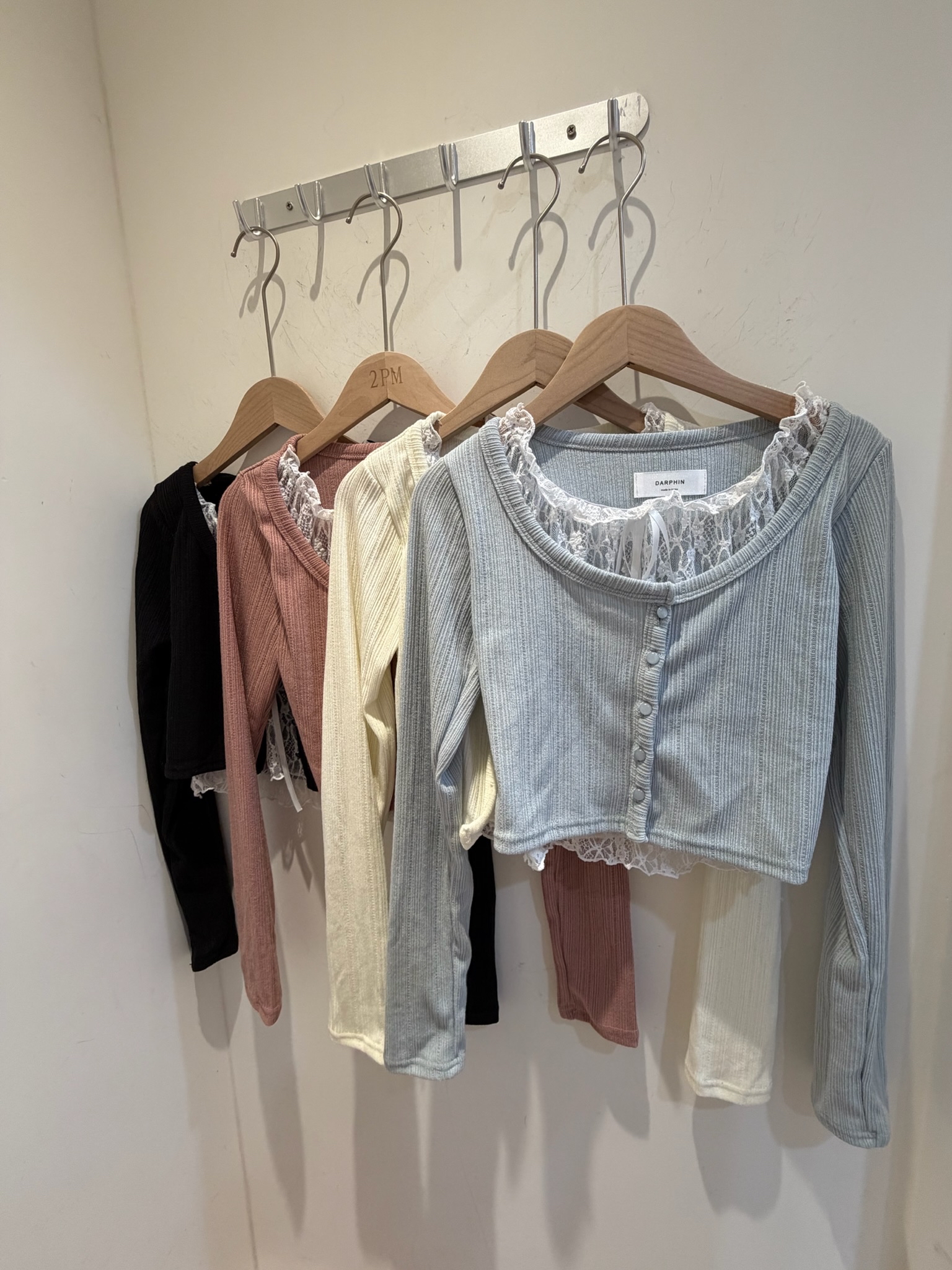 已售罄❌韓國Lacy 綁帶假兩件扣鈕Top（長袖）