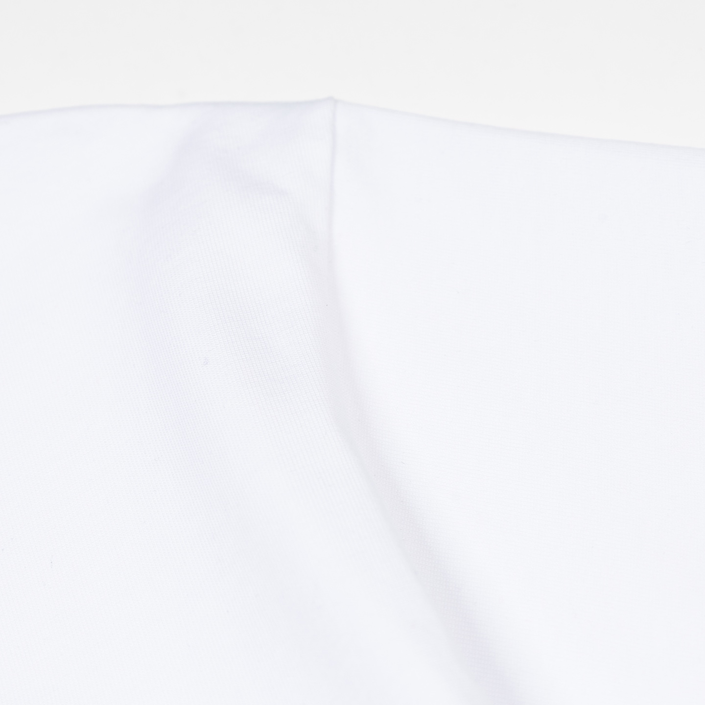 Mardi Mercredi Swing The Tail Ddanji Pearl Necklace T-shirt