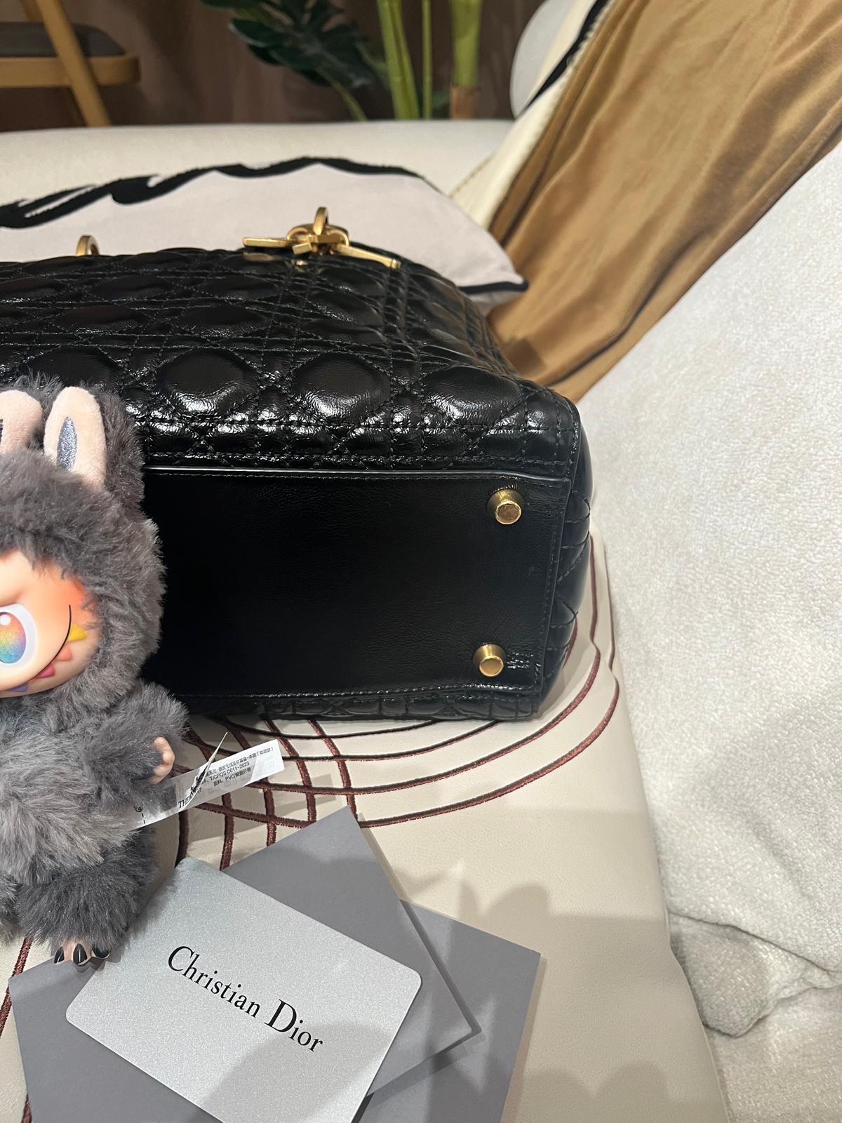 Dior lady dior large 黑色亮面牛皮 100%Authentic,，95%new ✅ certificate ✅盒