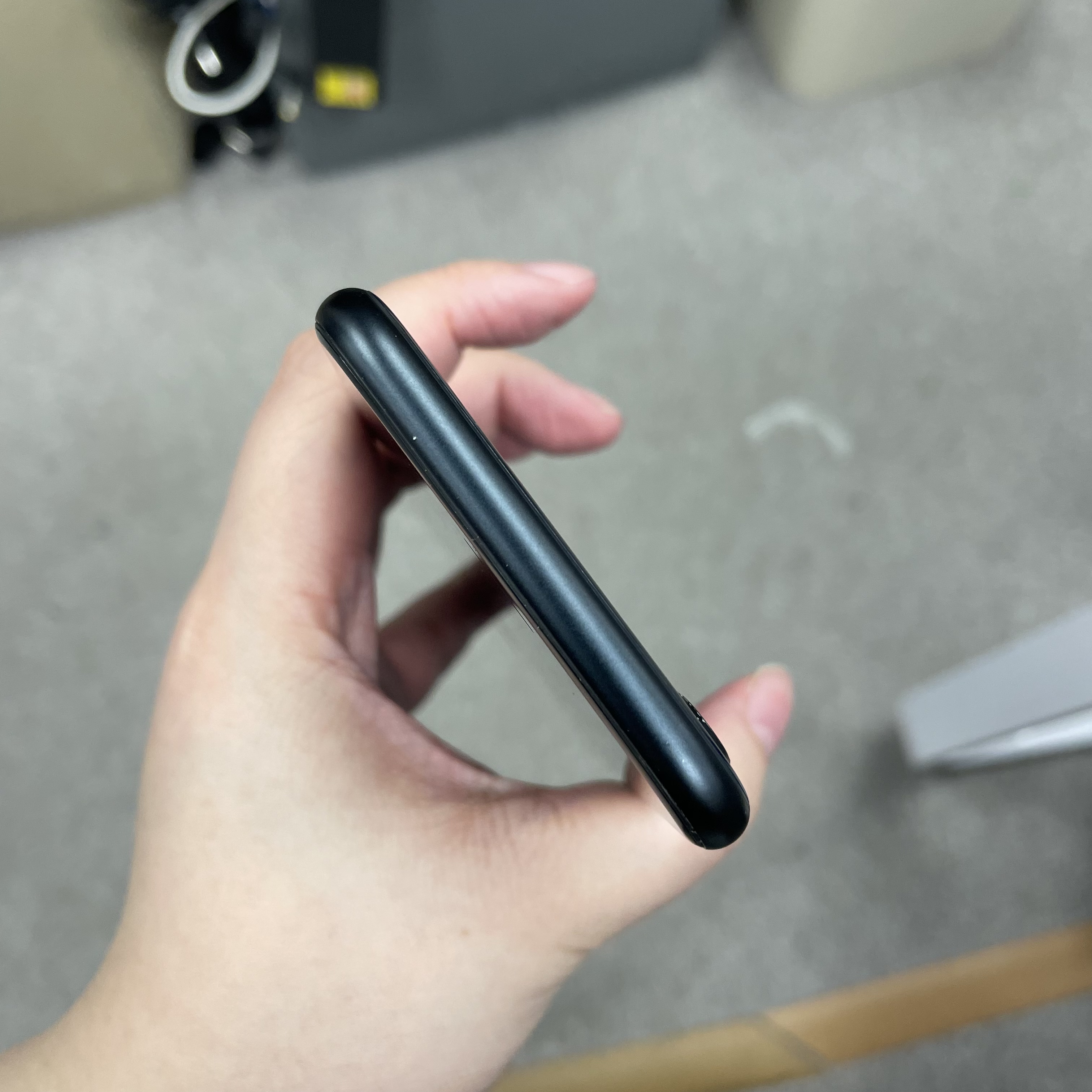 *5917 SE 3 超靚機 128GB 電75 黑色 black