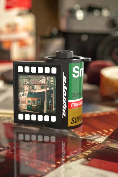 🧲預訂26年1月：Escura SnapRoll 菲林型膠卷底片相機吊飾盲盒（ 原盒6盒 ）