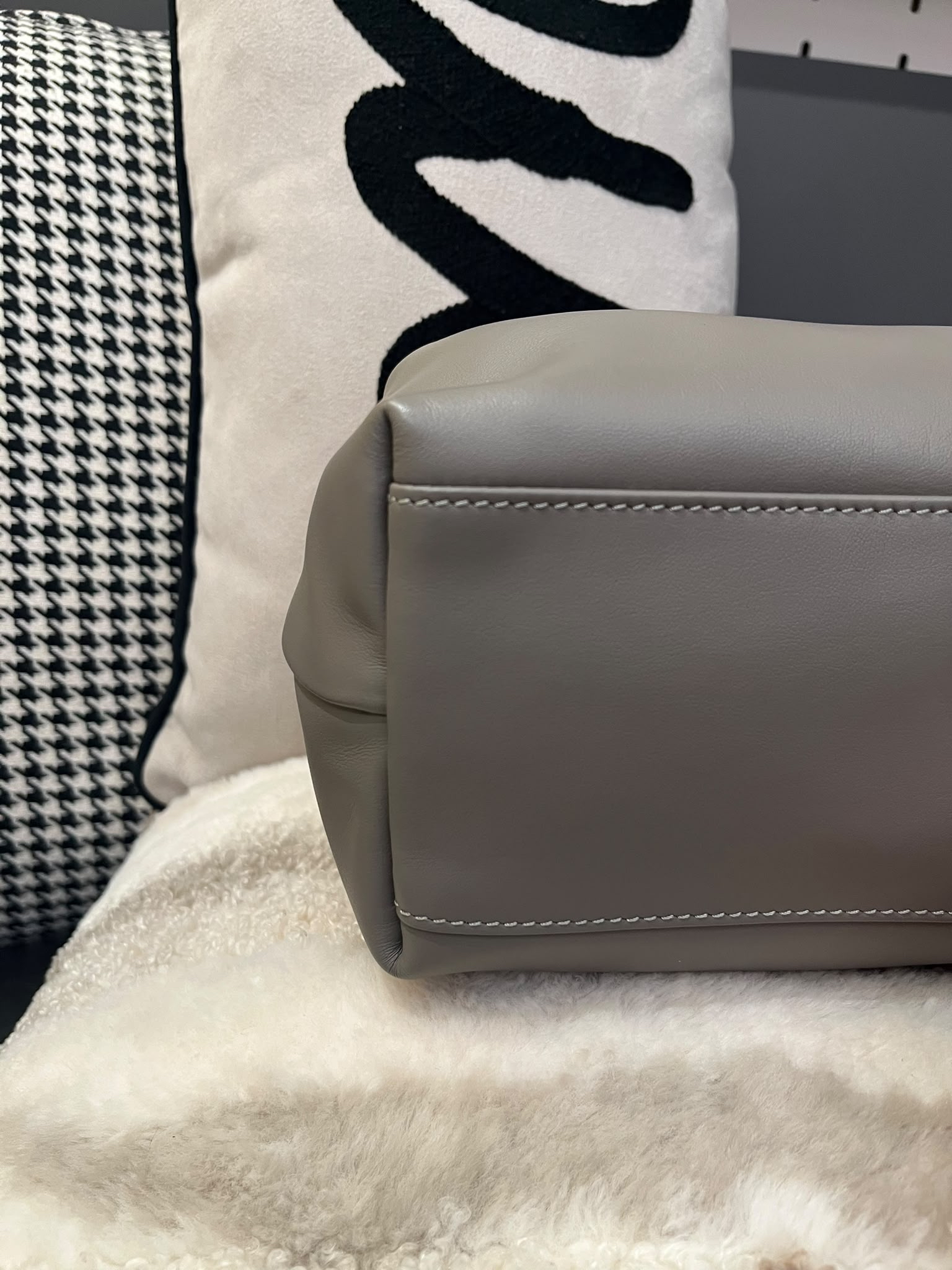 Longchamp 灰色牛皮飯盒包 100%Authentic, 95%New ✅Dust bag