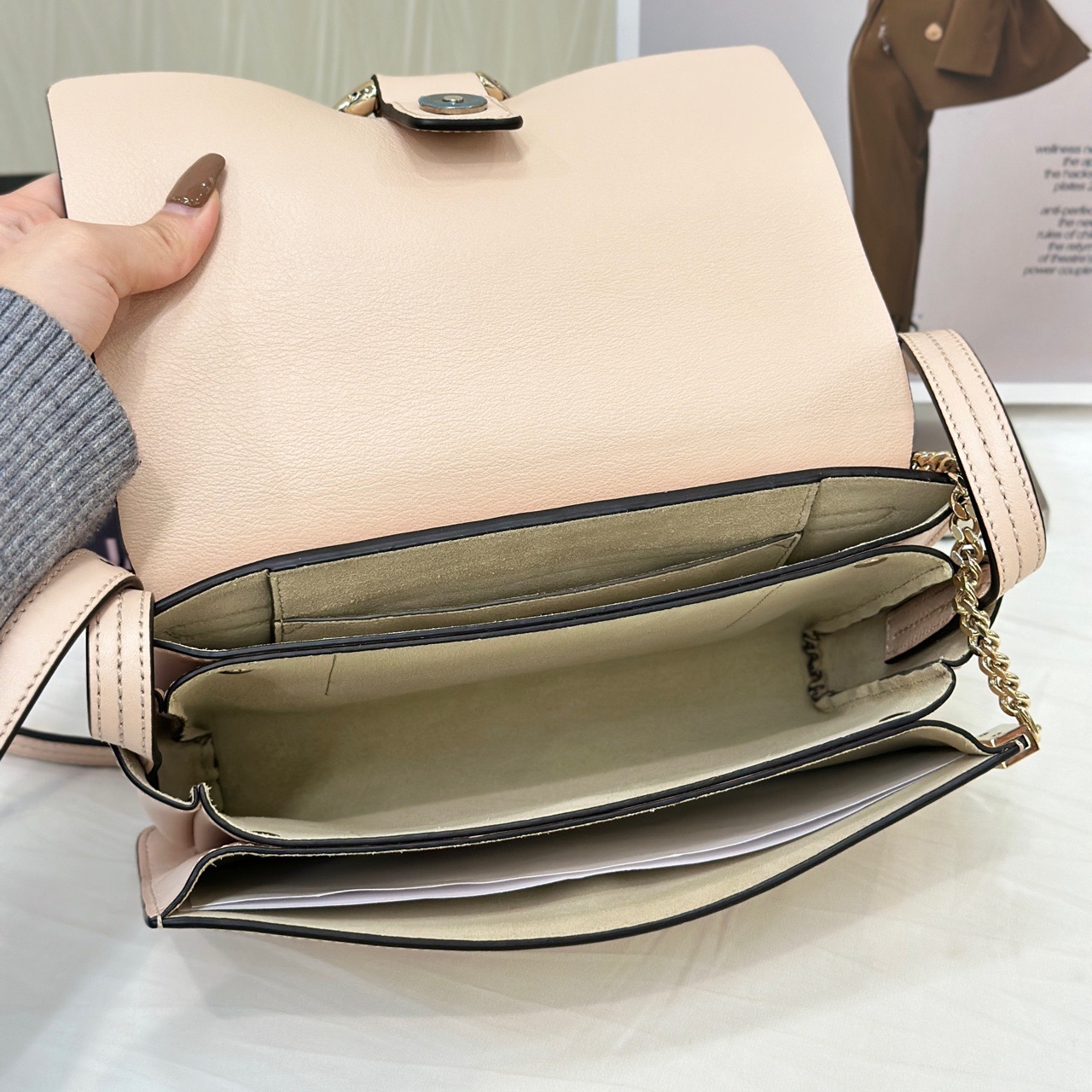 【預訂貨品】Chloe粉色拼麂皮faye