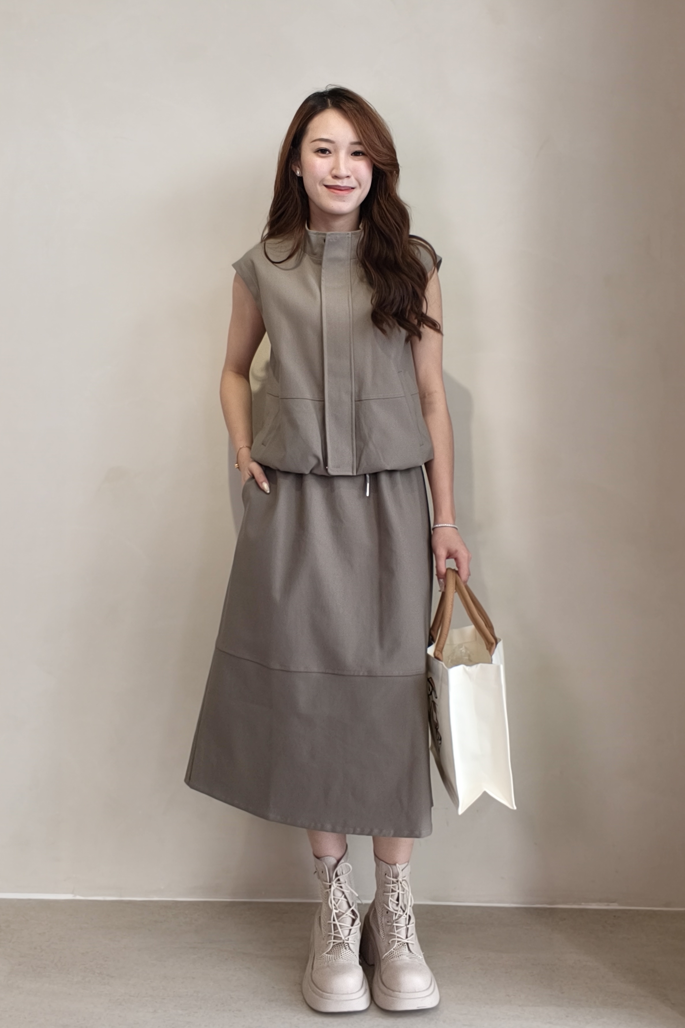 955846 Mila Minimalist A-Line Midi Skirt