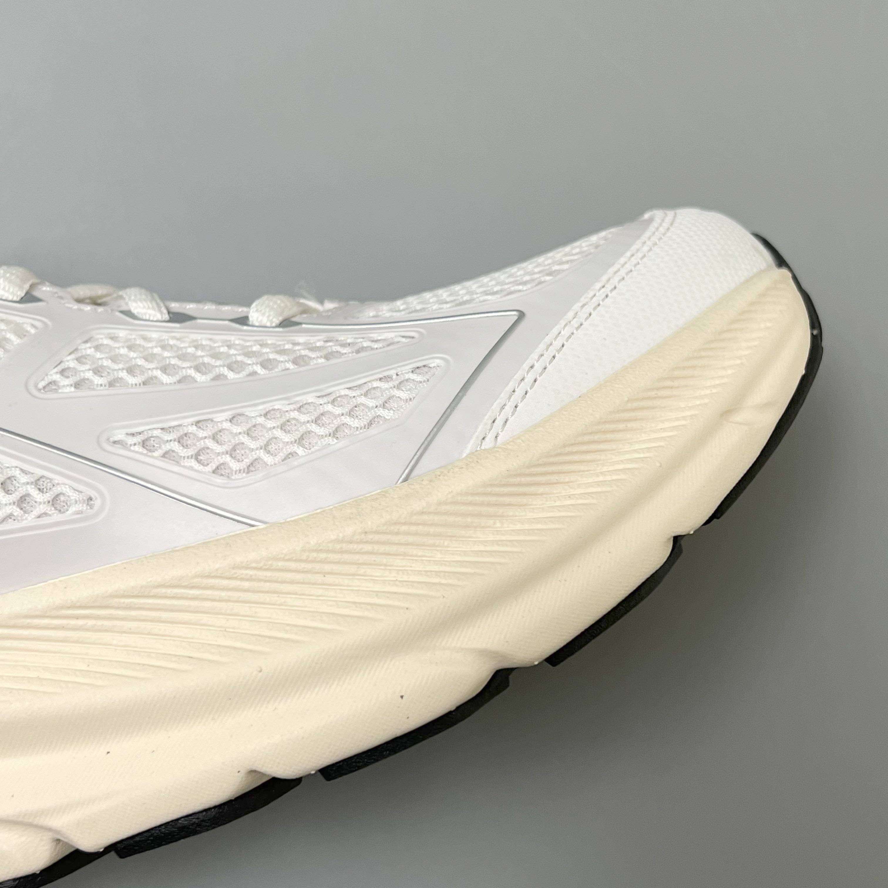 HOKA ONE ONE Clifton One9
